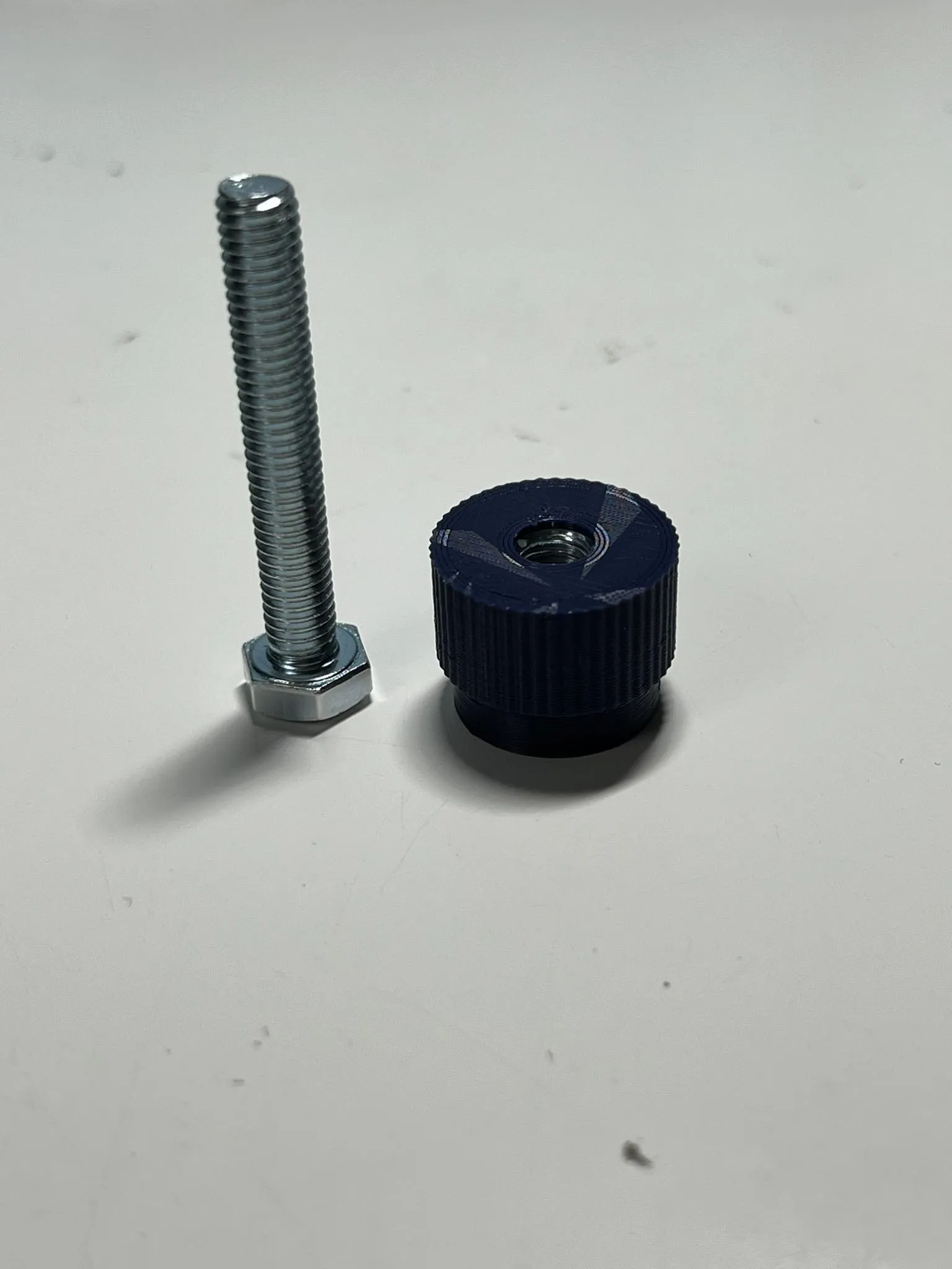 Nút vặn, đai ốc nhựa M6