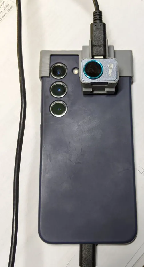 Tiêu đề Bộ chuyển đổi chân đế và điện thoại thông minh In