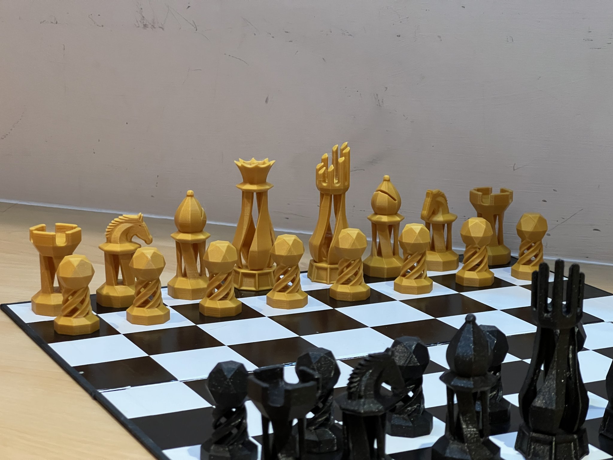 Tiêu đề Bộ cờ vua theo chủ đề xoắn ốc Tóm tắt bộ cờ v