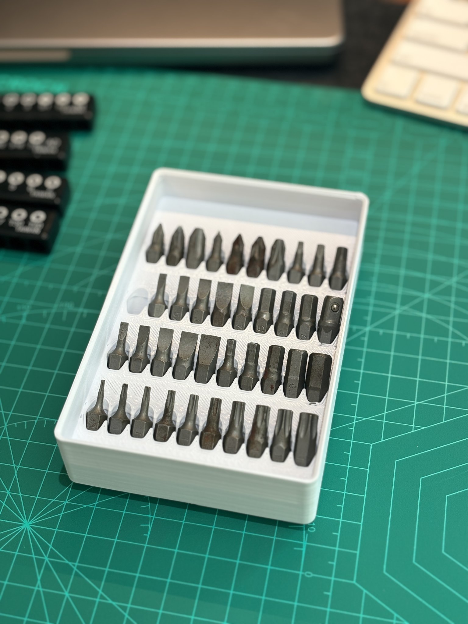 Tiêu đề 40 Hex Drill Bit Gridfinity 3x2 Chiều cao 4U Tóm tắt Giá