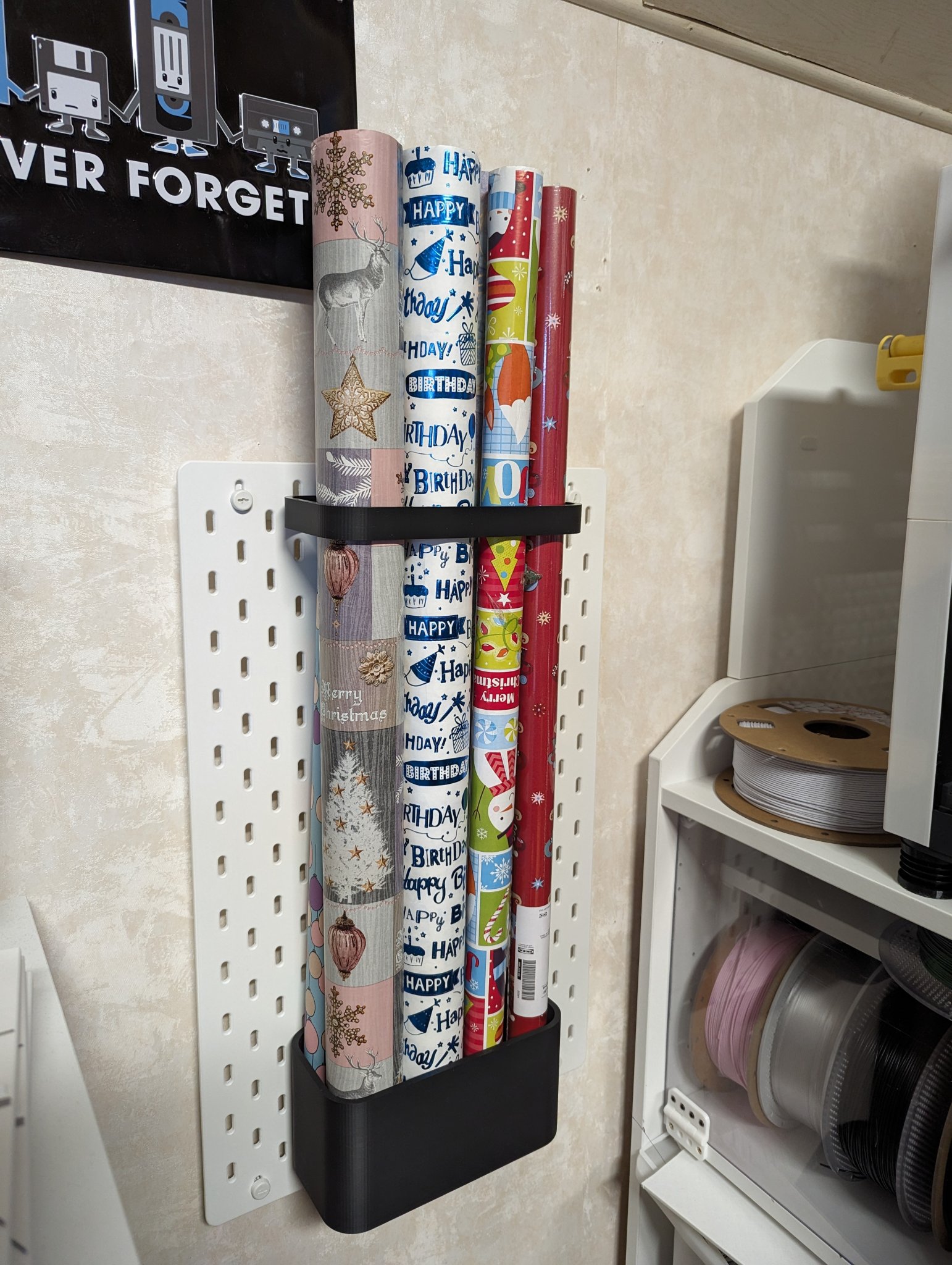 Giá Treo Giấy Gói Quà Dọc (Cũng Dùng Được Cho Ikea Skadis)