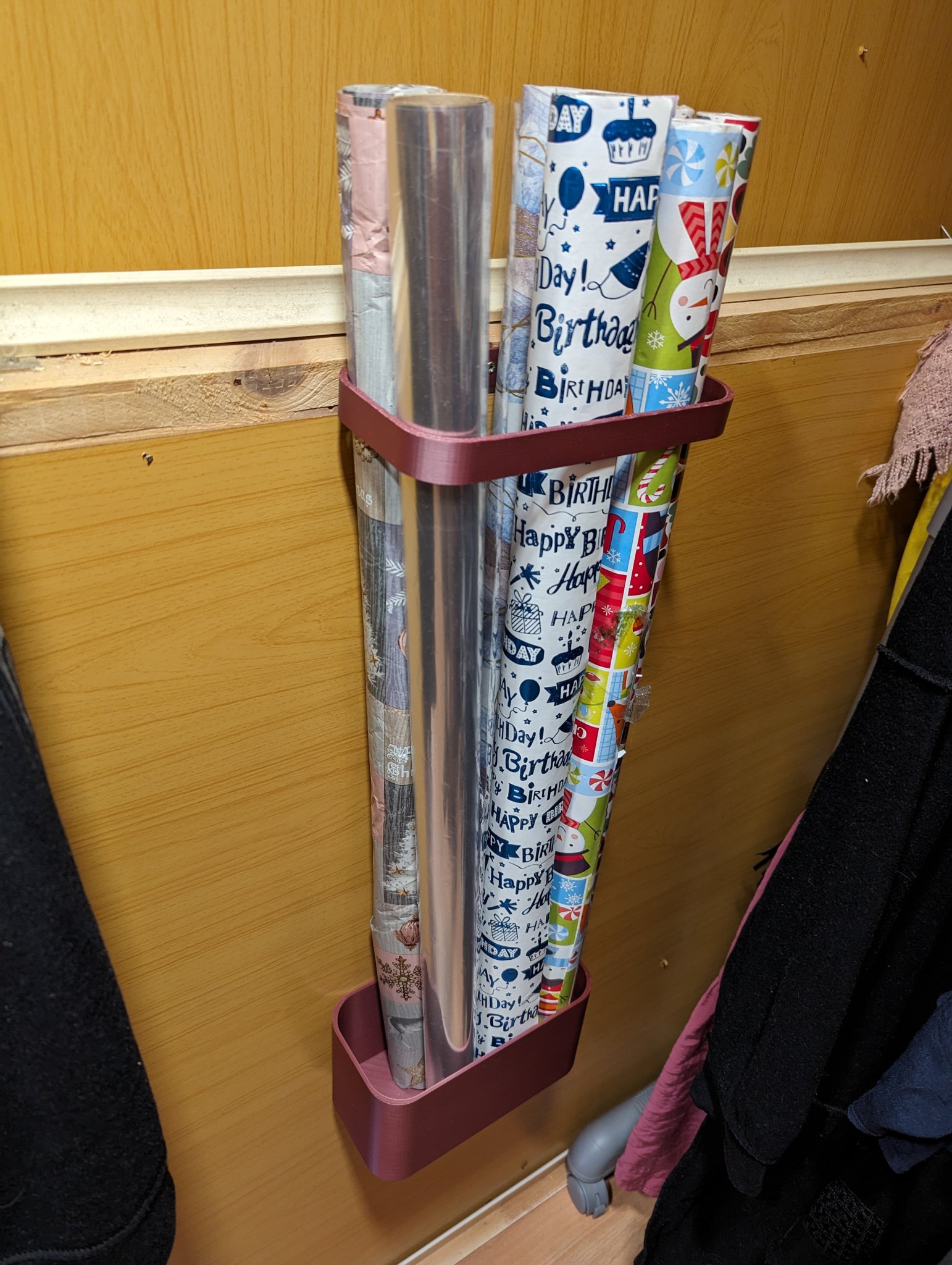 Giá Treo Giấy Gói Quà Dọc (Cũng Dùng Được Cho Ikea Skadis)