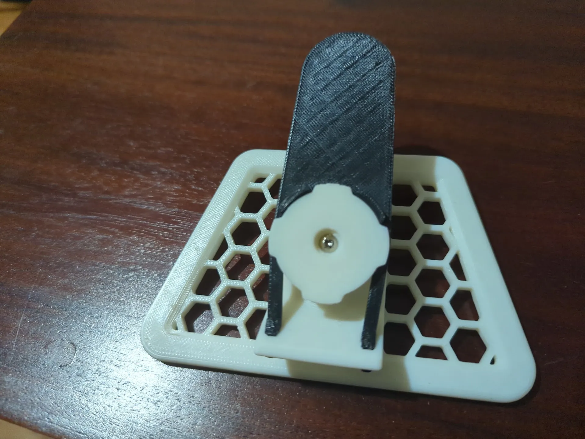 Tiêu đề Giá đỡ tương thích Quad Lock cho DJI và các điều khiể