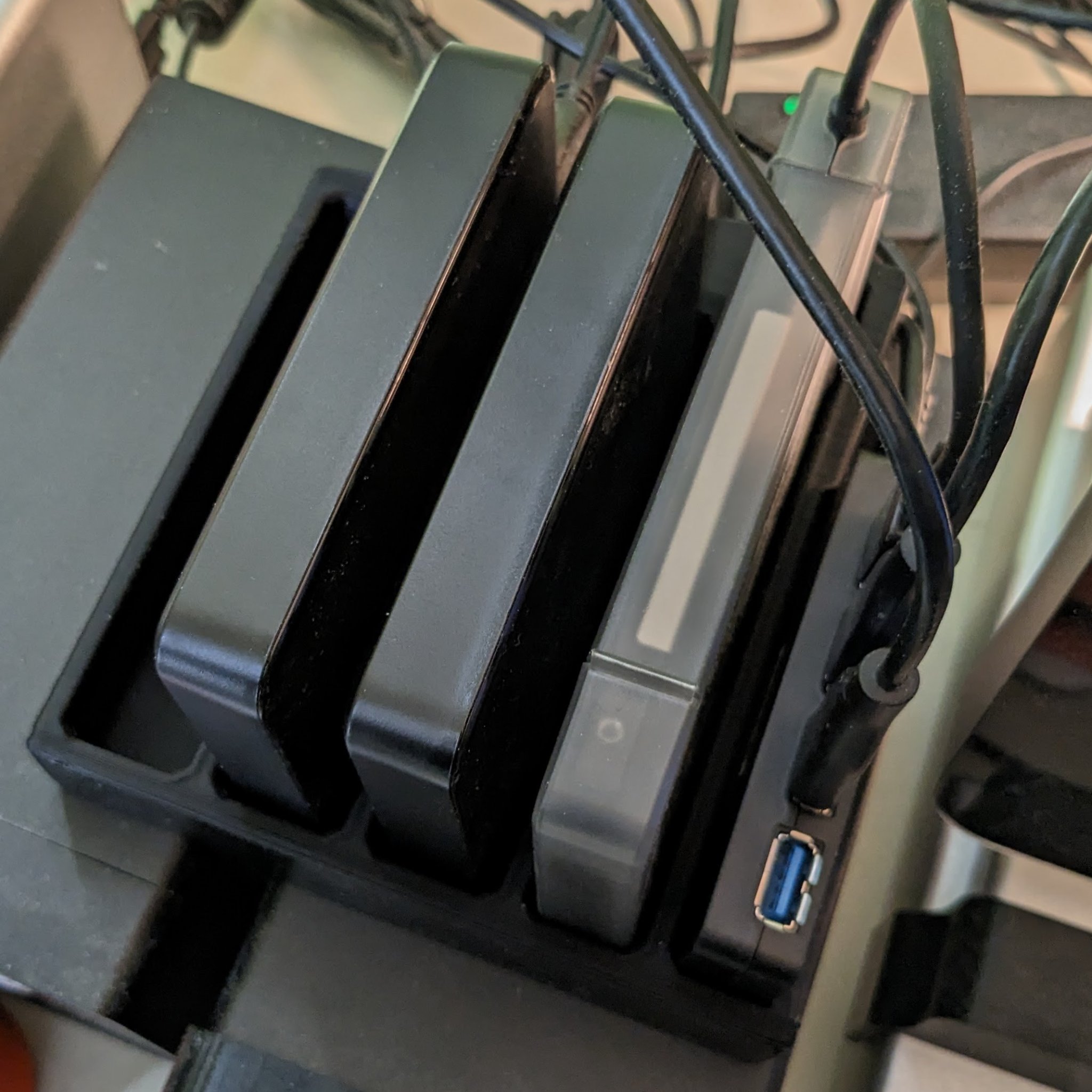 Tiêu đề Đế ổ cứng di động tham số Tóm tắt 4 khe cắm ổ