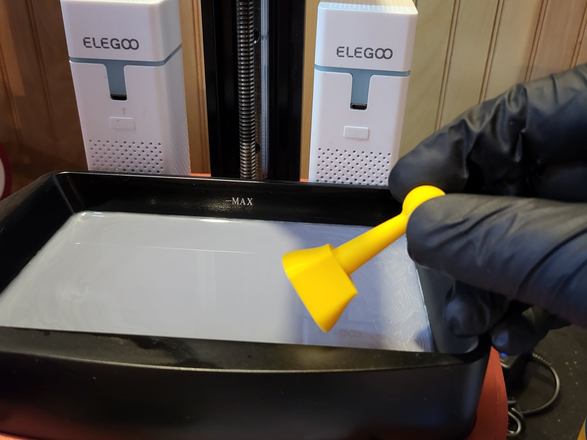 Chốt Vệ Sinh Thùng Nhựa Resin