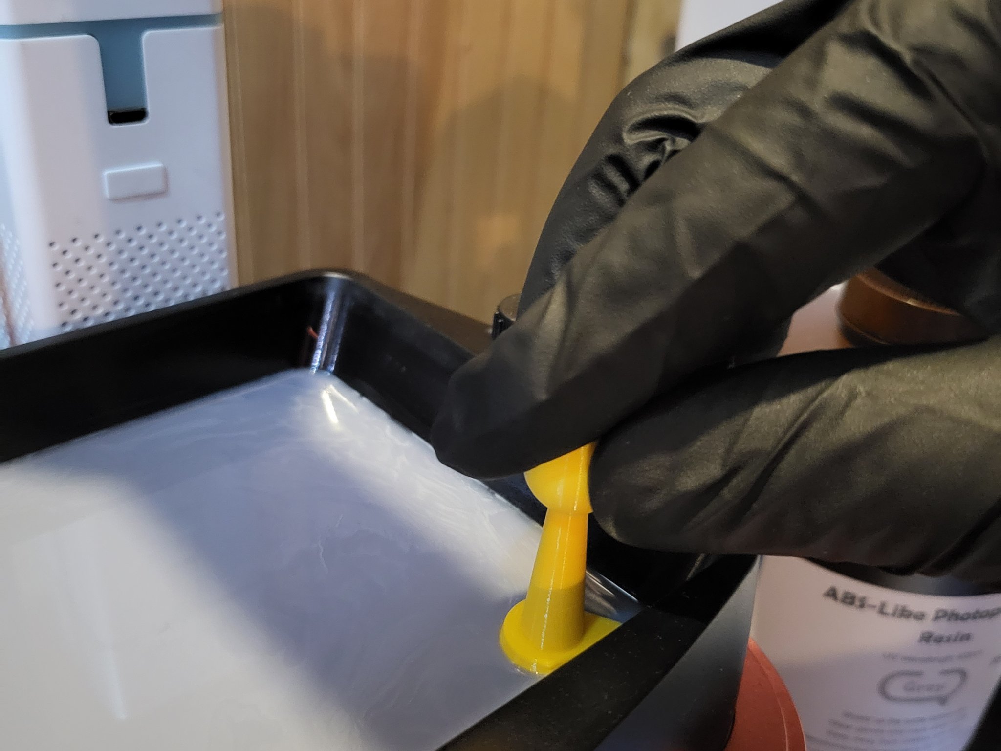 Chốt Vệ Sinh Thùng Nhựa Resin