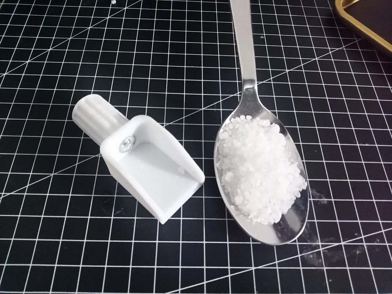 Tiêu đề Muỗng muối Sassola cho mì ống Tóm tắt Muỗng nhỏ