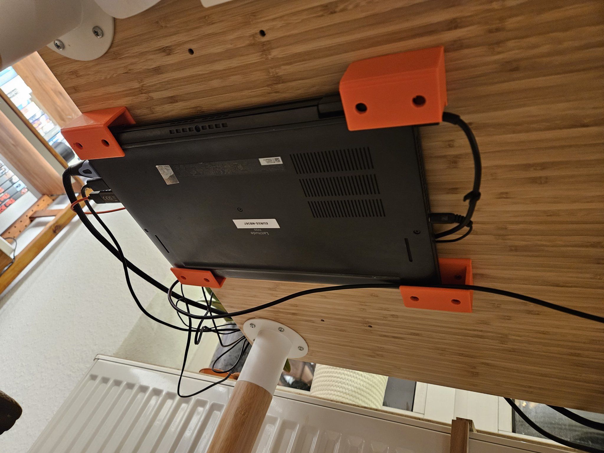 Ke Đỡ Laptop Dưới Gầm Bàn