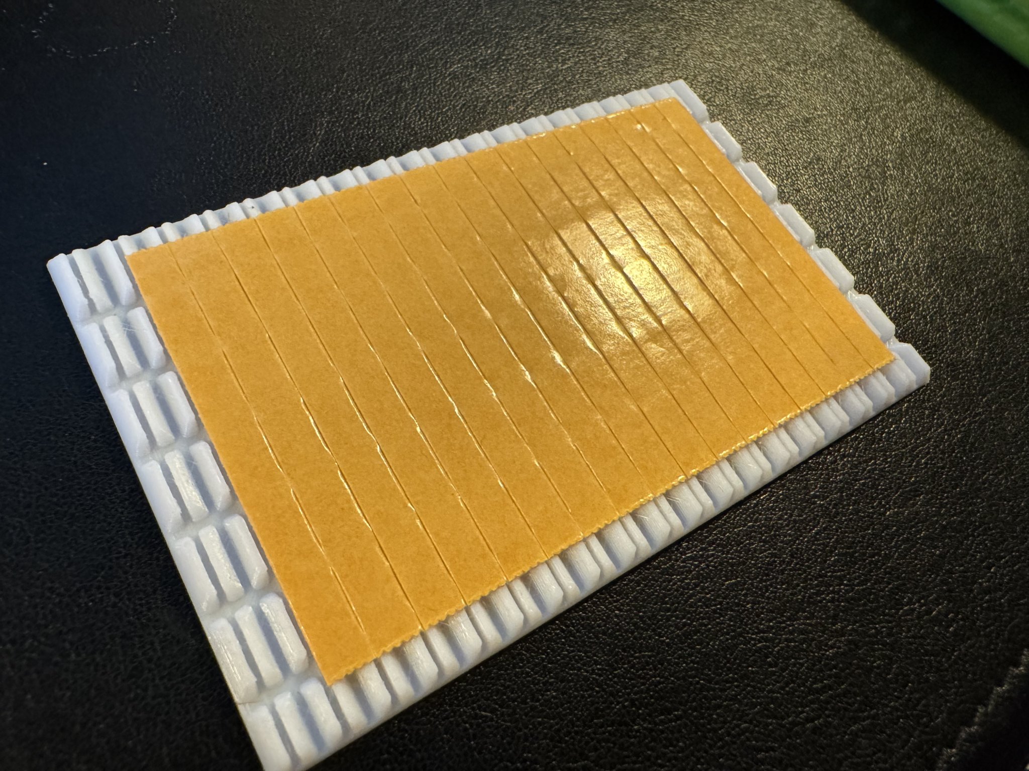 Tiêu đề Tấm đế cắt băng Gridfinity Tóm tắt Khuôn cắt băng