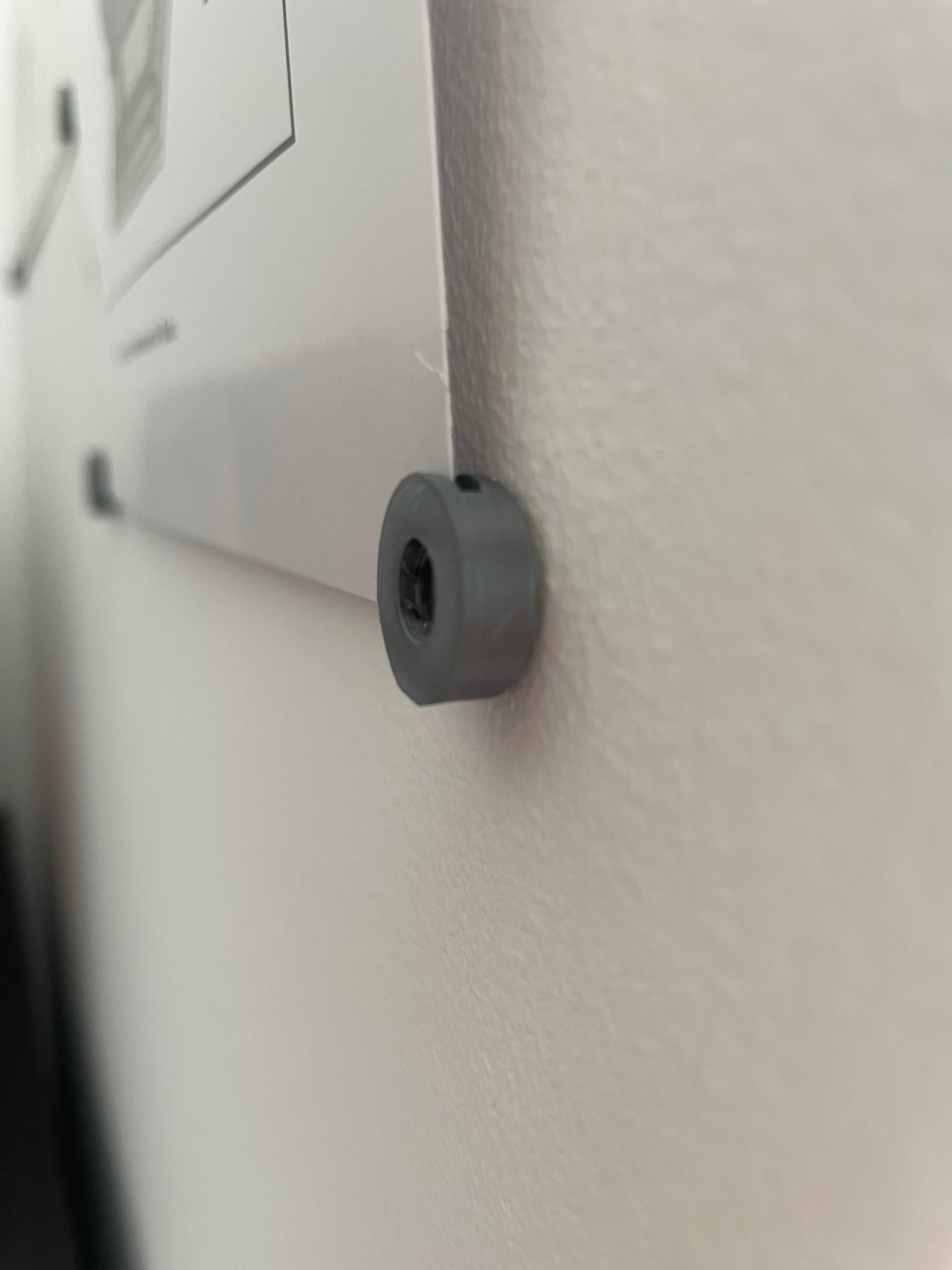 Tiêu đề Không có đinh treo poster Tóm tắt Một giải pháp dễ d