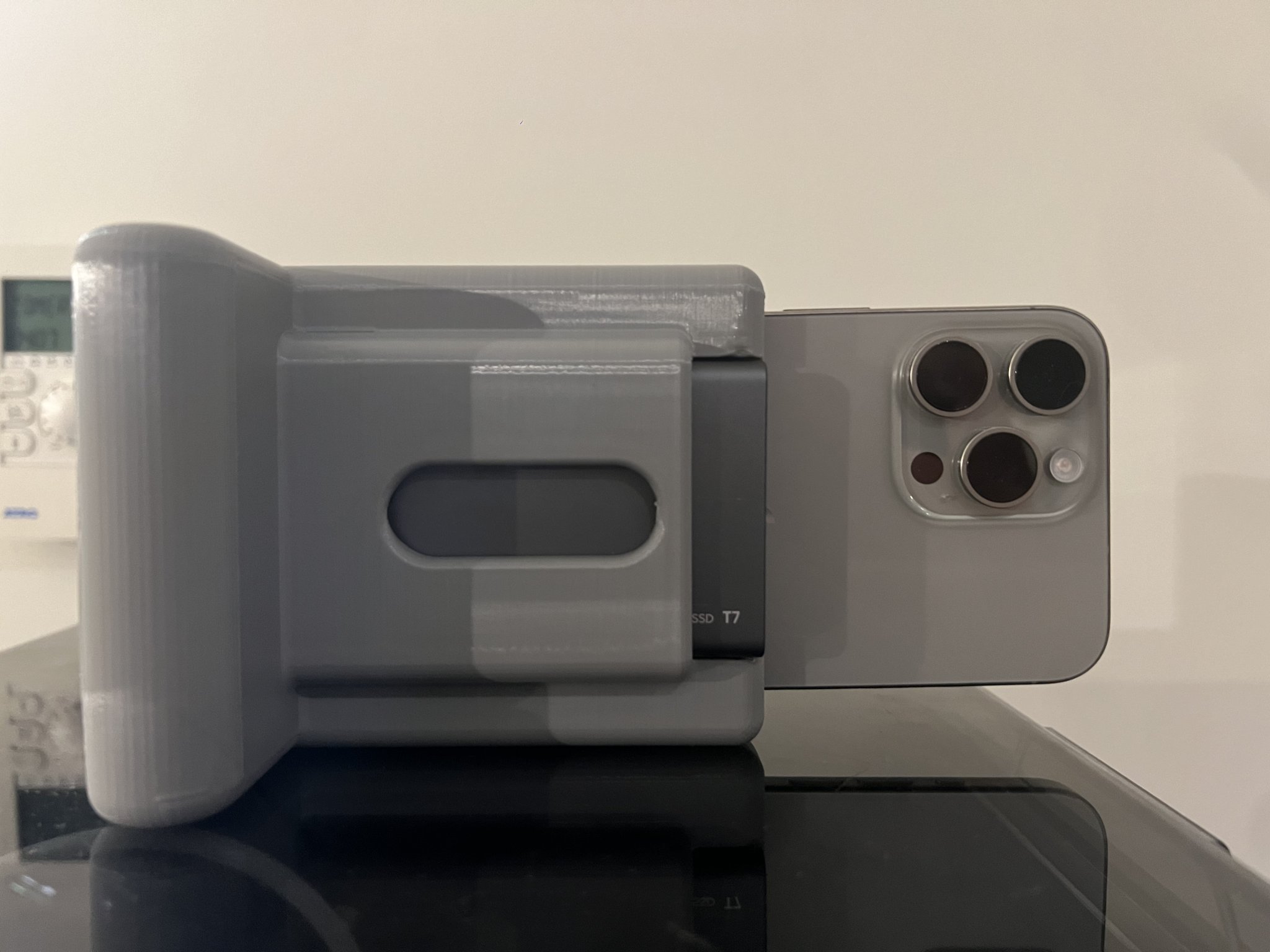 iPhone 15 Pro Max Grip Case Pro SSD