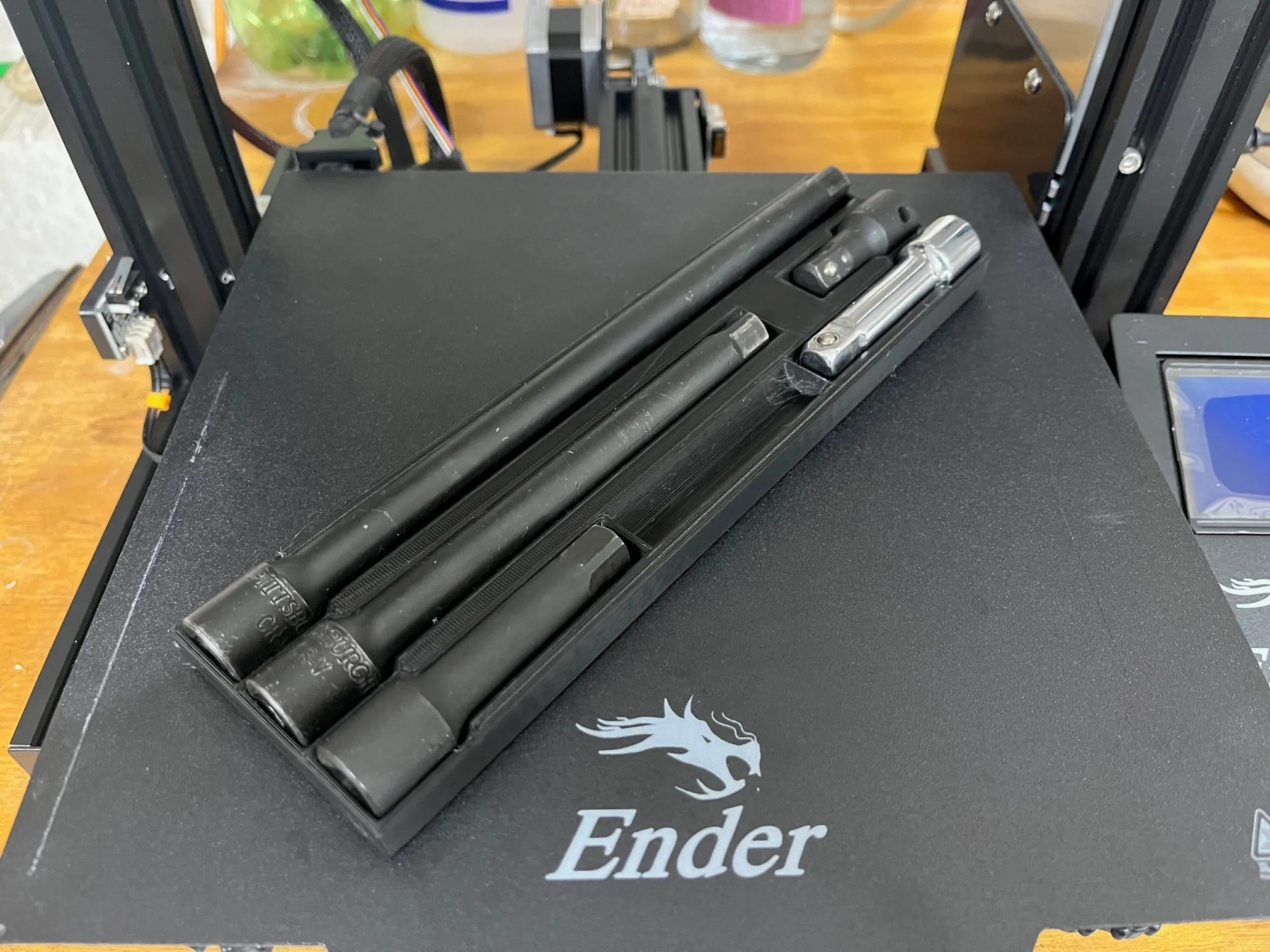 Tiêu đề Bộ sắp xếp giá đỡ cho Bộ mở rộng ổ cắm ổ đ