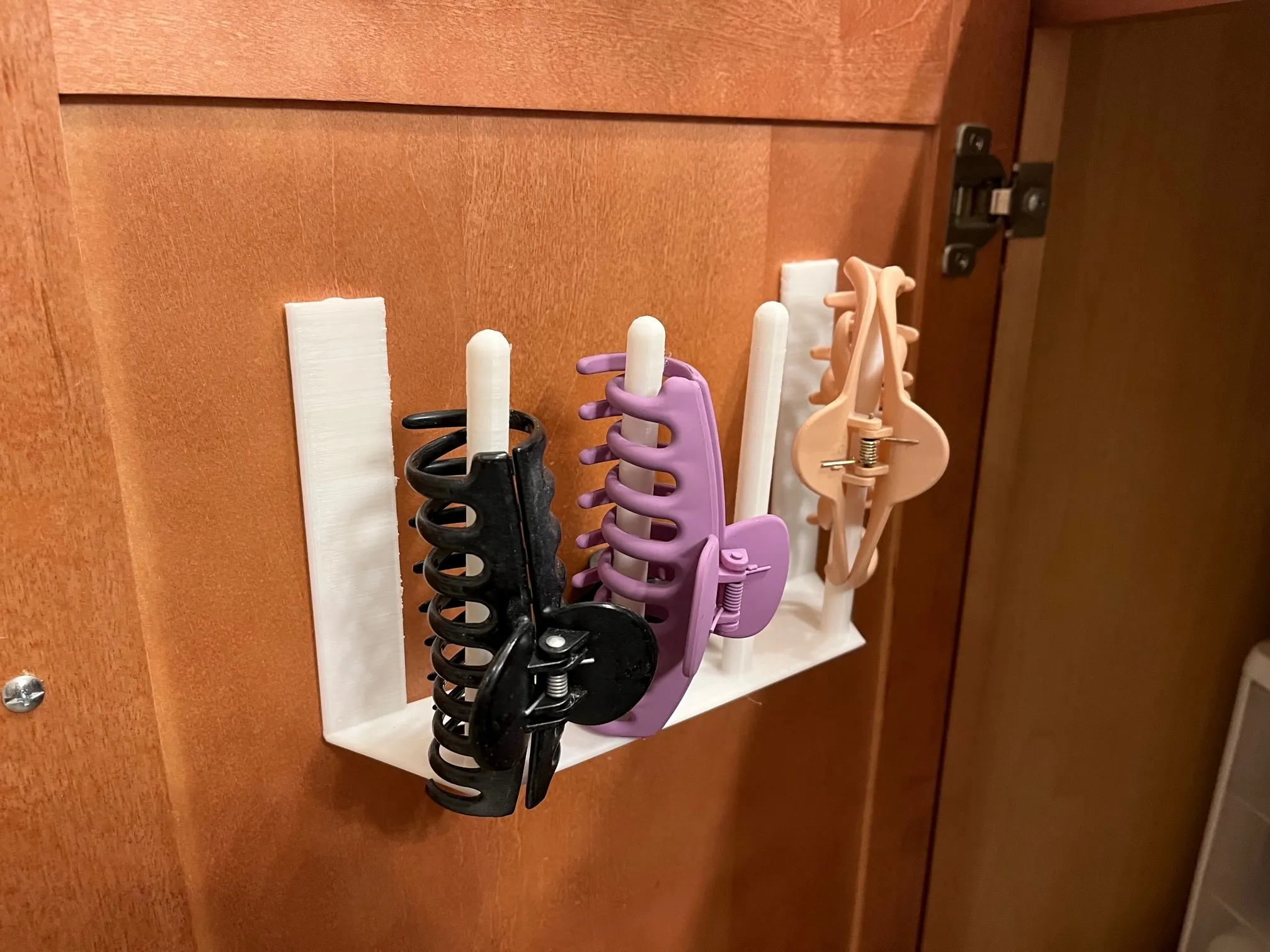 Tiêu đề Giá kẹp tóc Giá đỡ cho tủ phòng tắm Tóm tắt Cá