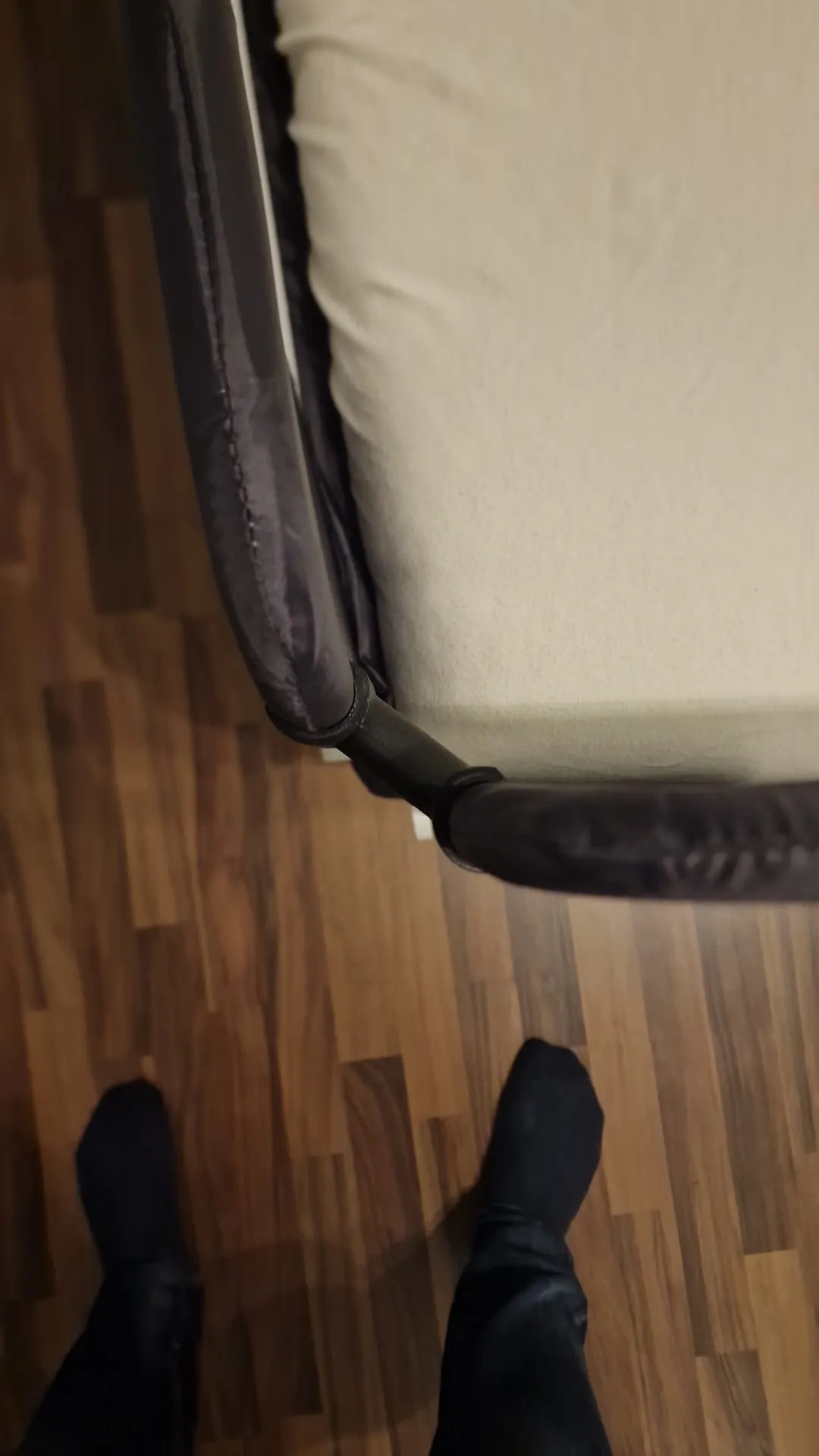 Kesser Bed L-Connector