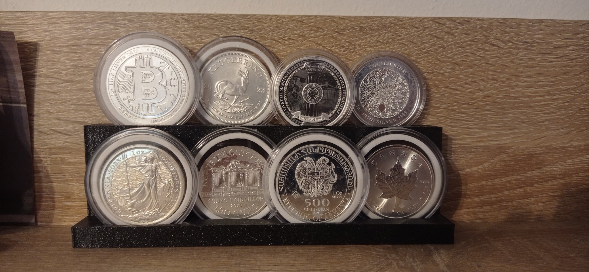 Tiêu đề Đế đựng tiền xu đơn giản đựng 8 đồng tiền Tóm