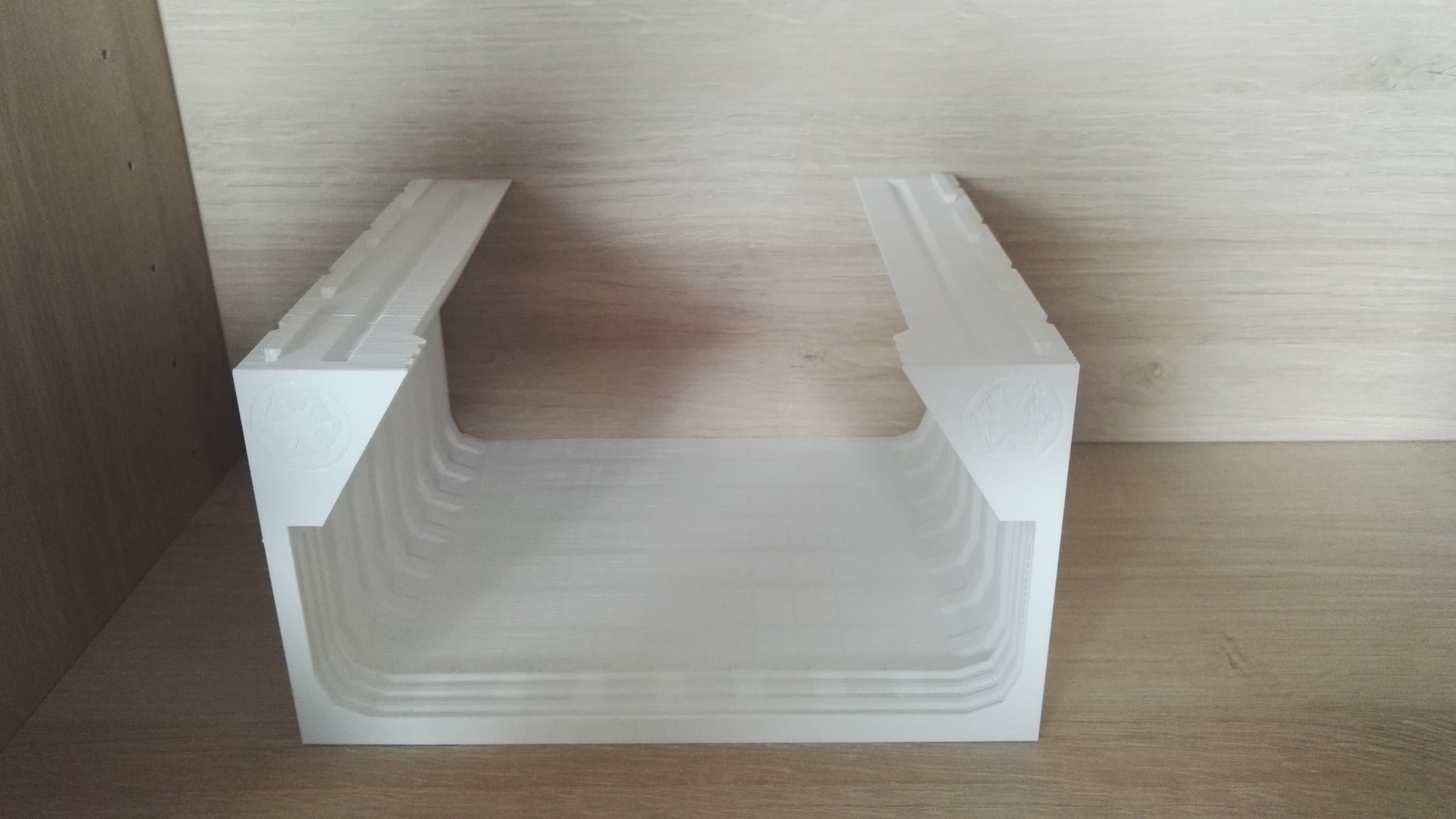 Tiêu đề Star Wars Hangar Kệ V2 Tóm tắt Kệ trưng bày nhỏ theo c