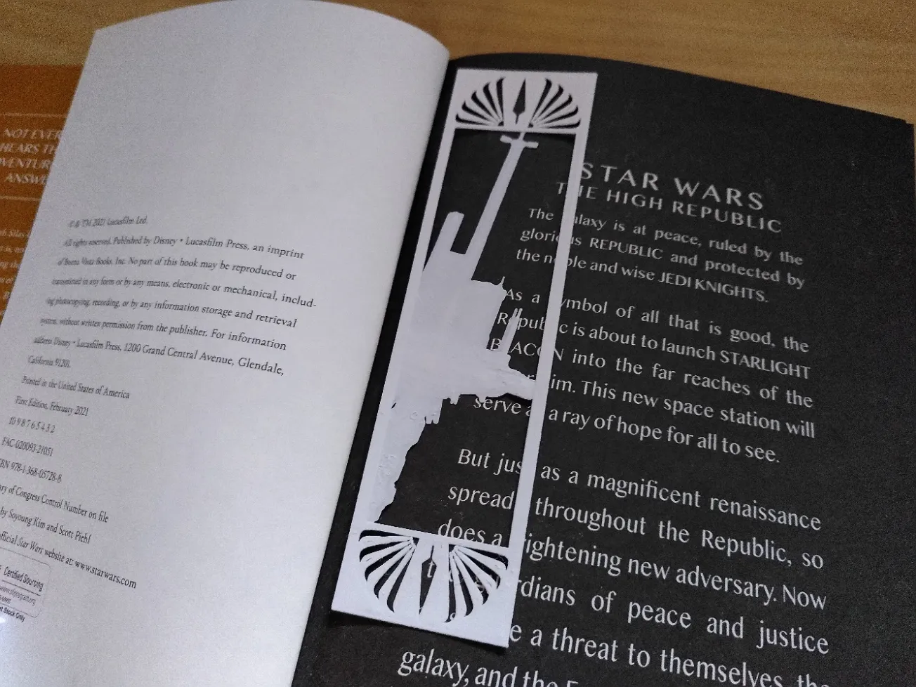 Tiêu đề Star Wars Starlight Beacon Bookmark Tóm tắt Bookmark lấy cả