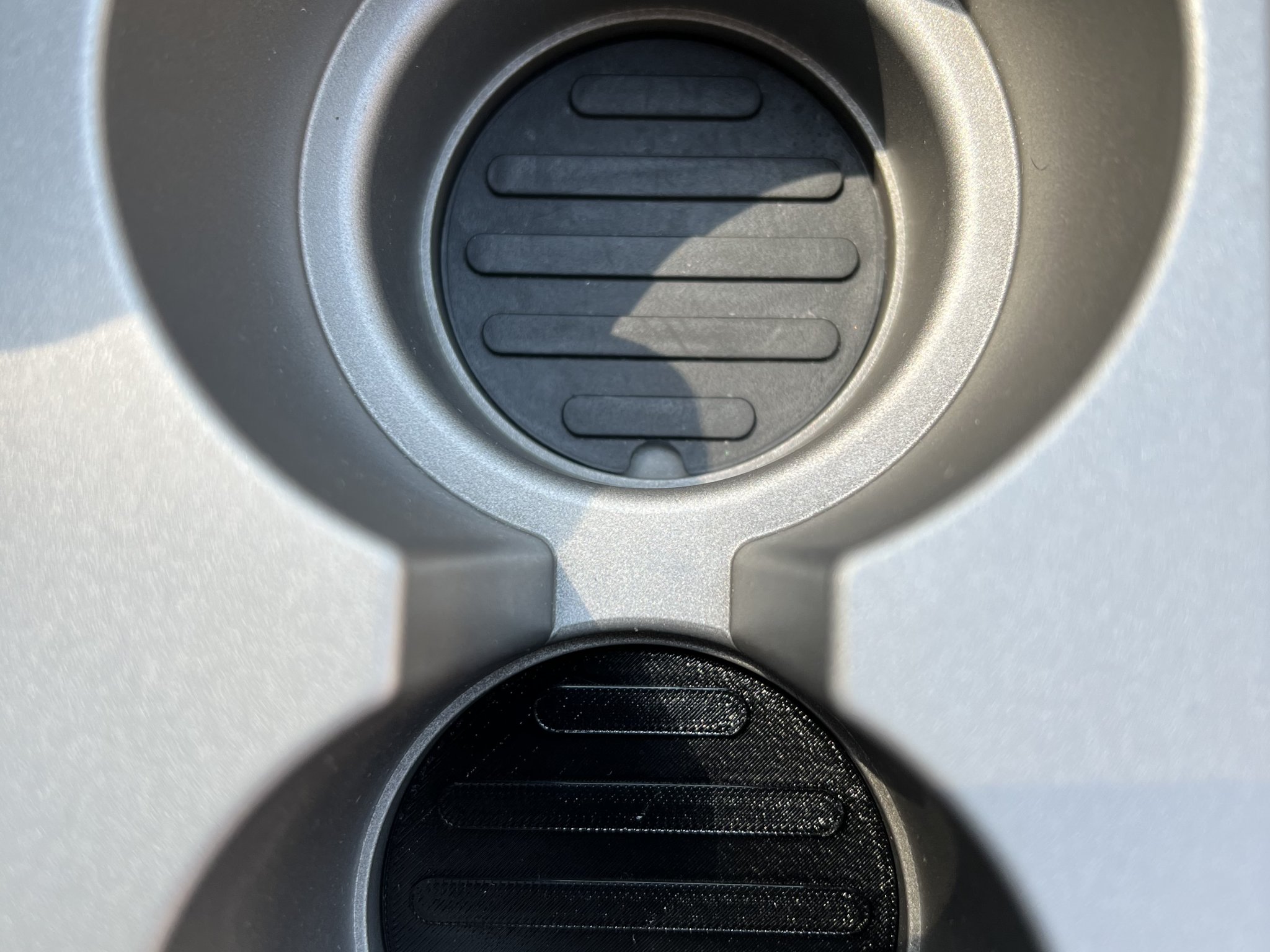 Tiêu đề Thảm lót ly để xe Ford - 1L2Z-78046B76-AAA Tóm tắt Tấm