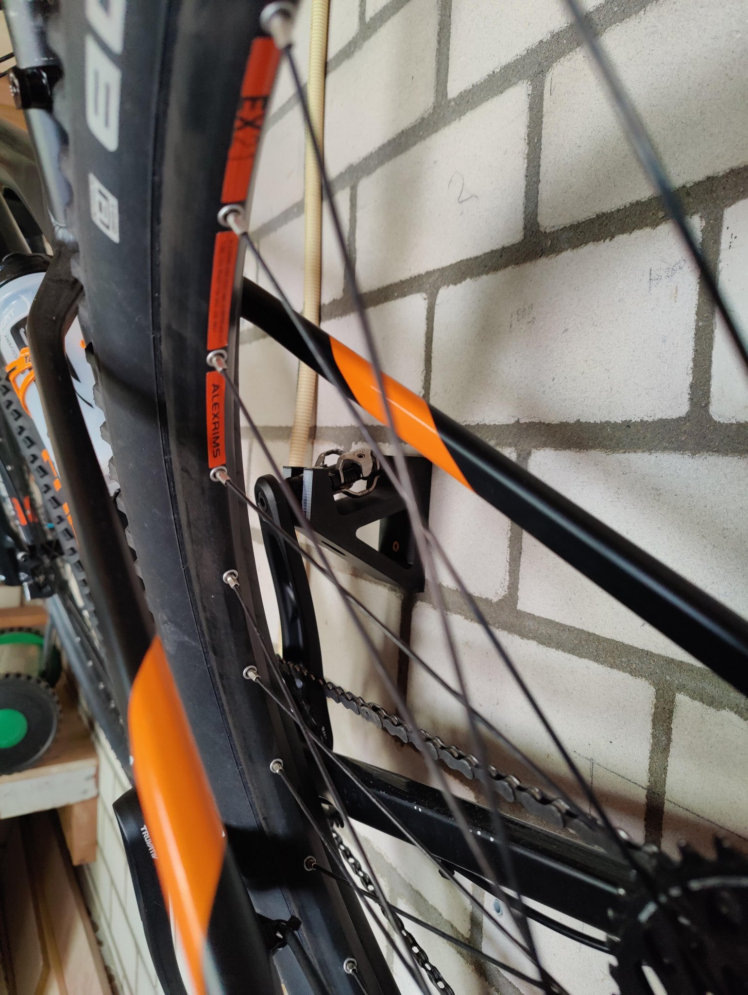 Tiêu đề Lắp ráp xe đạp treo tường Tóm tắt Bằng cách sử d