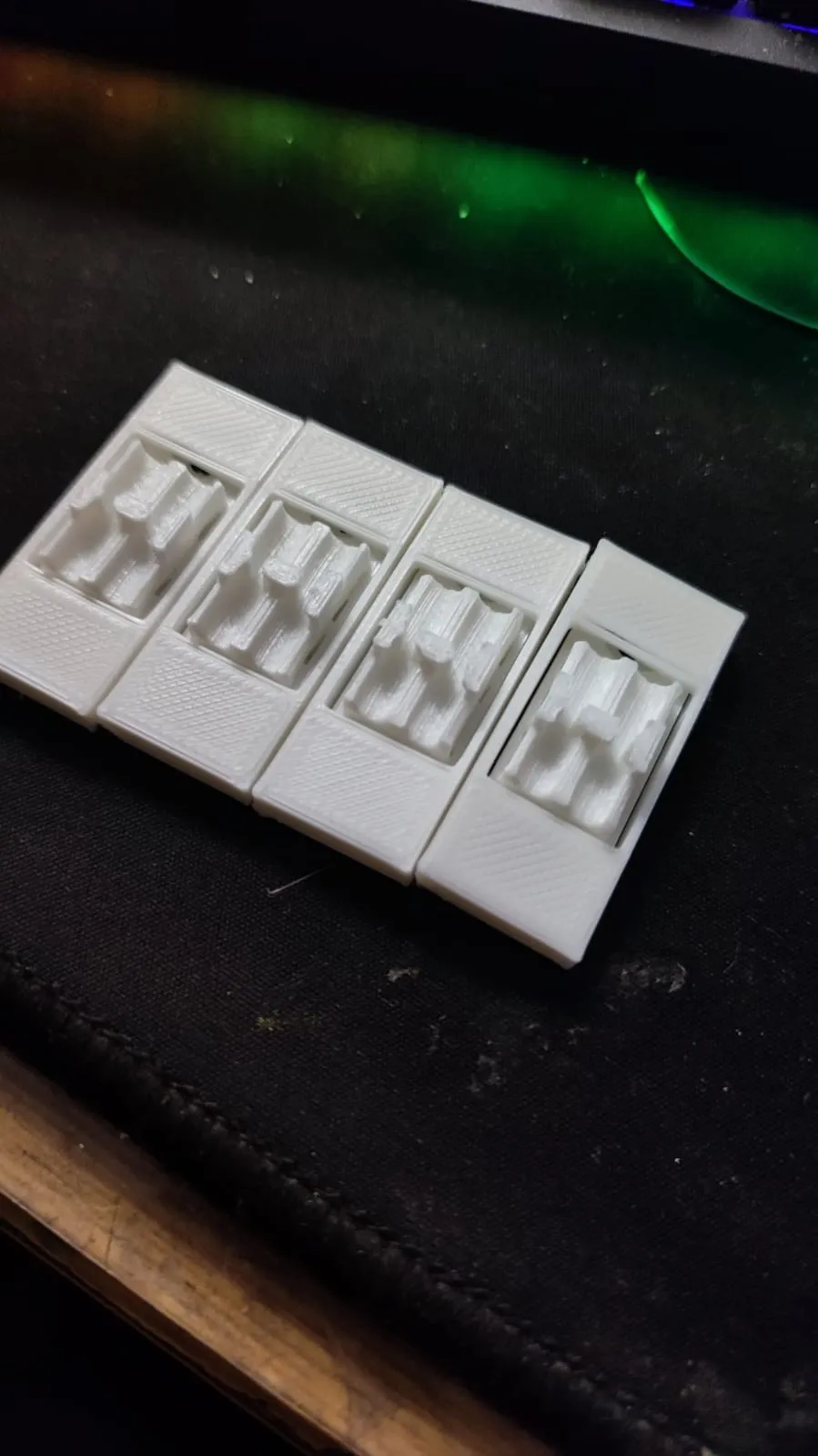 Tiêu đề Giá đỡ rèm Venice hộp đựng Tóm tắt Giá đỡ rèm