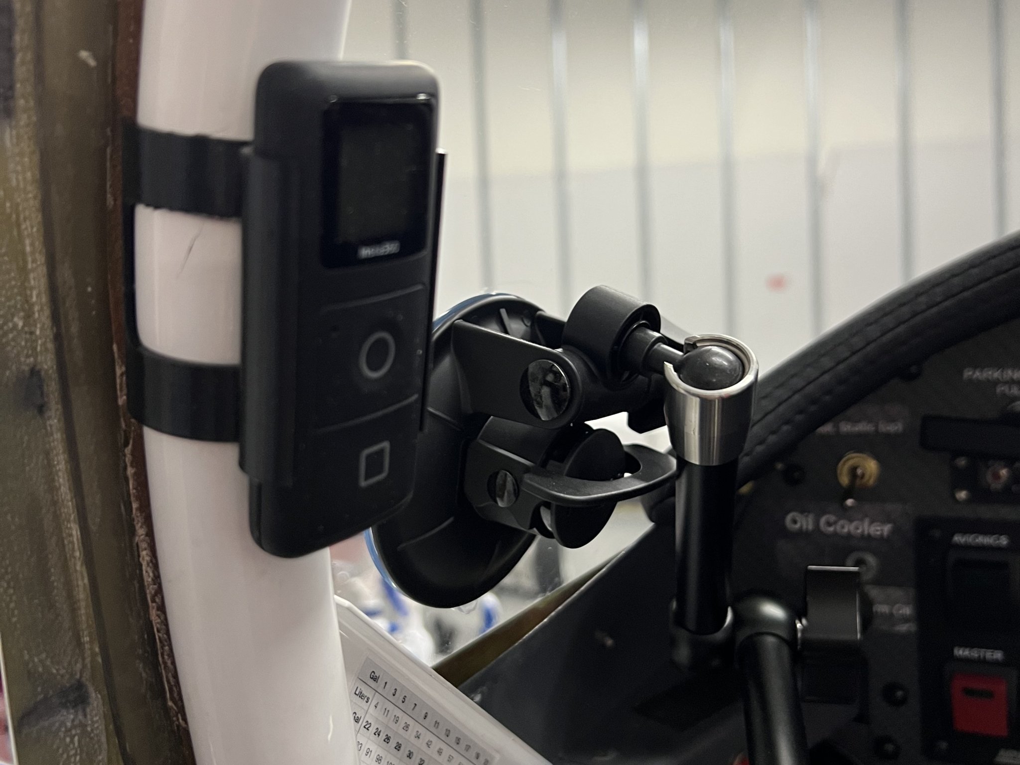 Tiêu đề Kẹp từ xa Insta360 Tóm tắt Sử dụng để gắn Điều