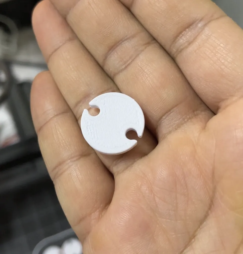 Tiêu đề nút khóa cho Pom Pom Tổng hợp khóa cho dây Pom Pom kích