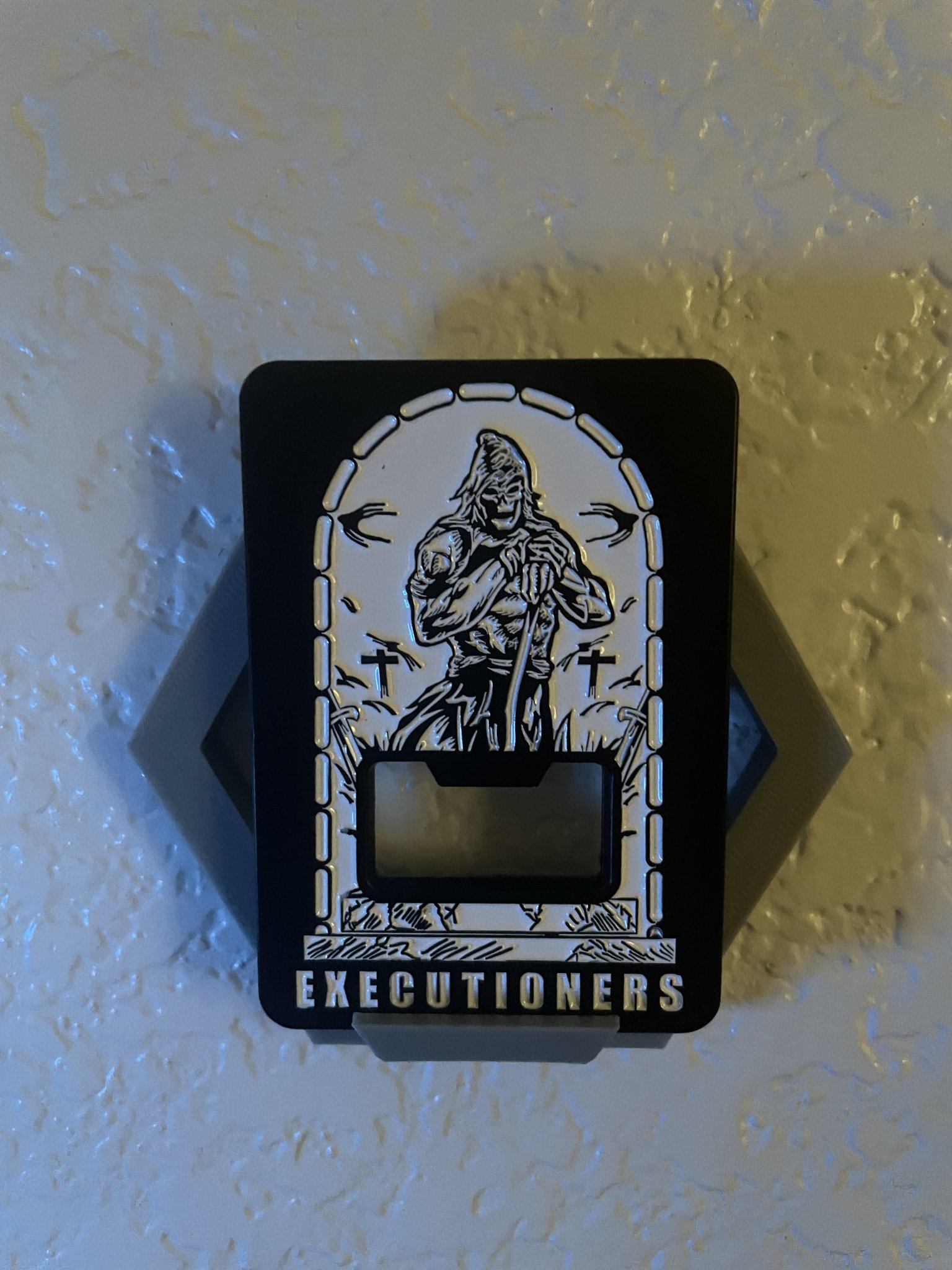 Modular coin wall display