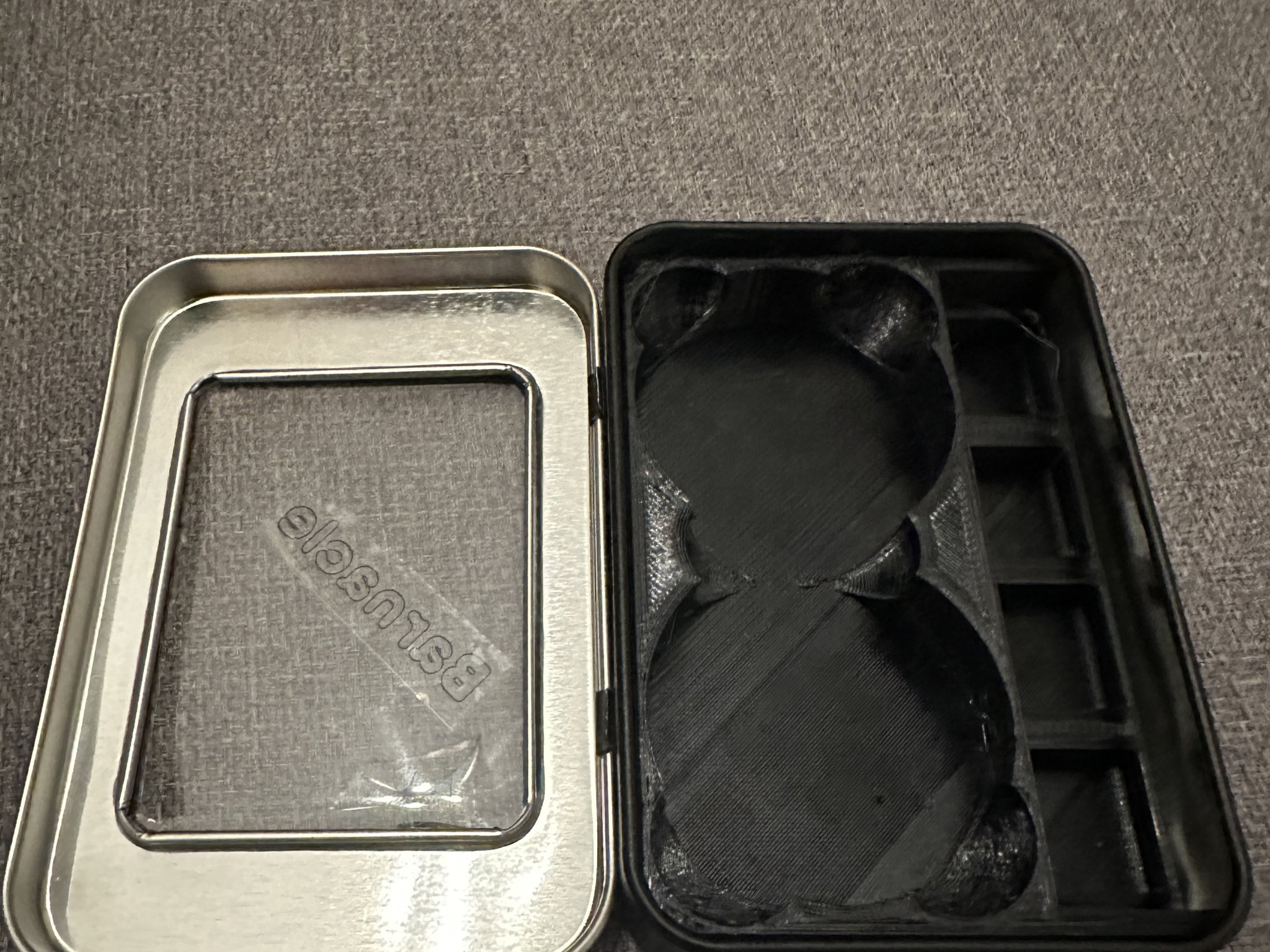 Hộp Đựng Tyrant Cho Hộp Thiếc Cửa Sổ