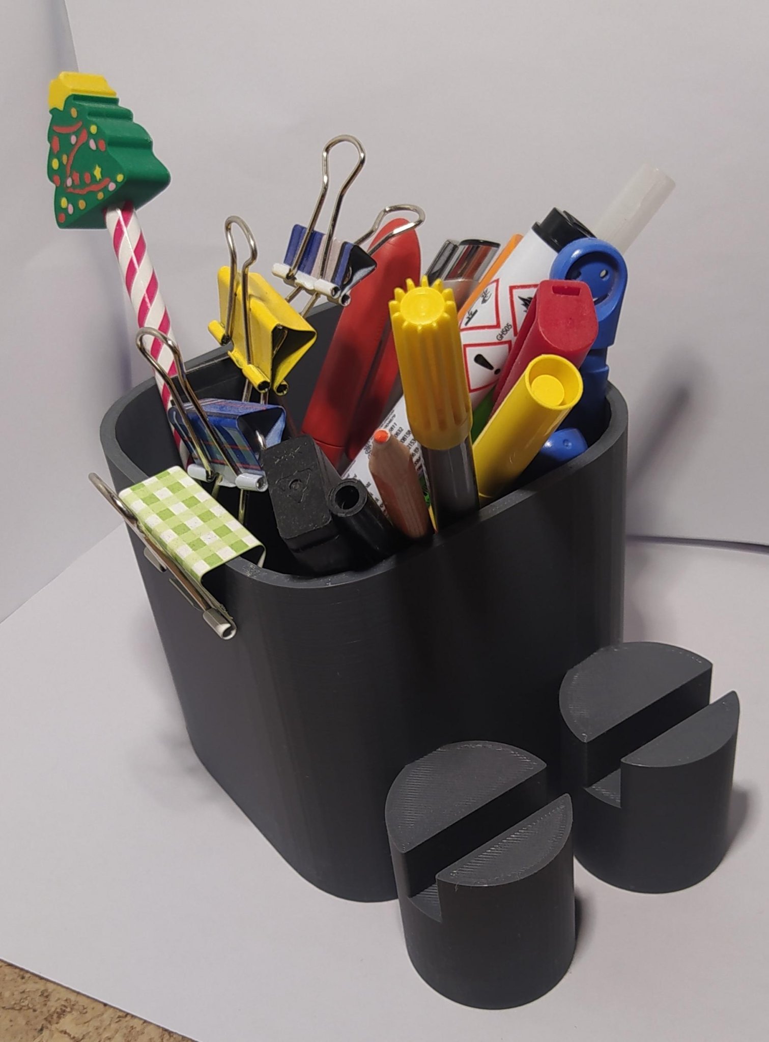 Tiêu đề Stiftehalter Penholder Tóm tắt Es ist ein Stiftehalter und s