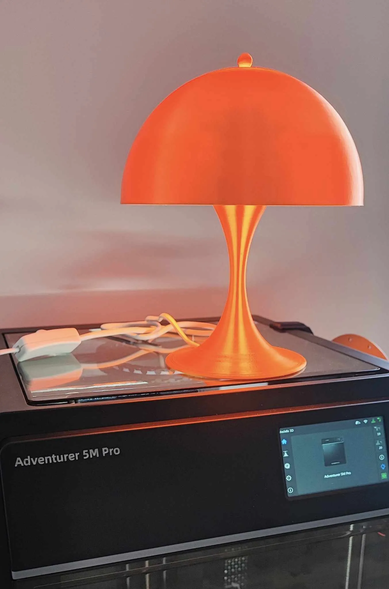 Tiêu đề Đèn bàn kiểu Panthella - Supportless Tóm tắt 𐌕𐌀𐌁