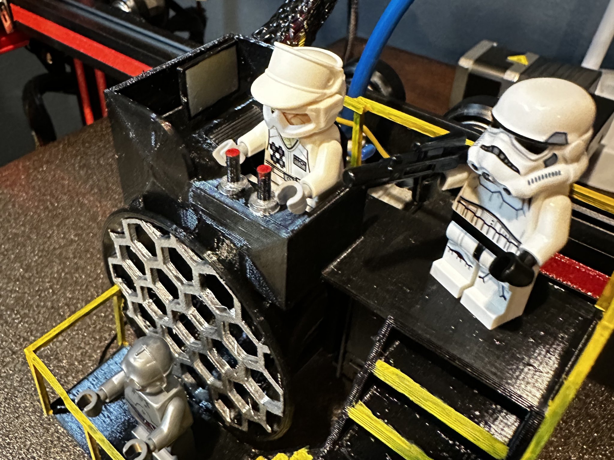 Mini Figure Control Station Creality Max Neo