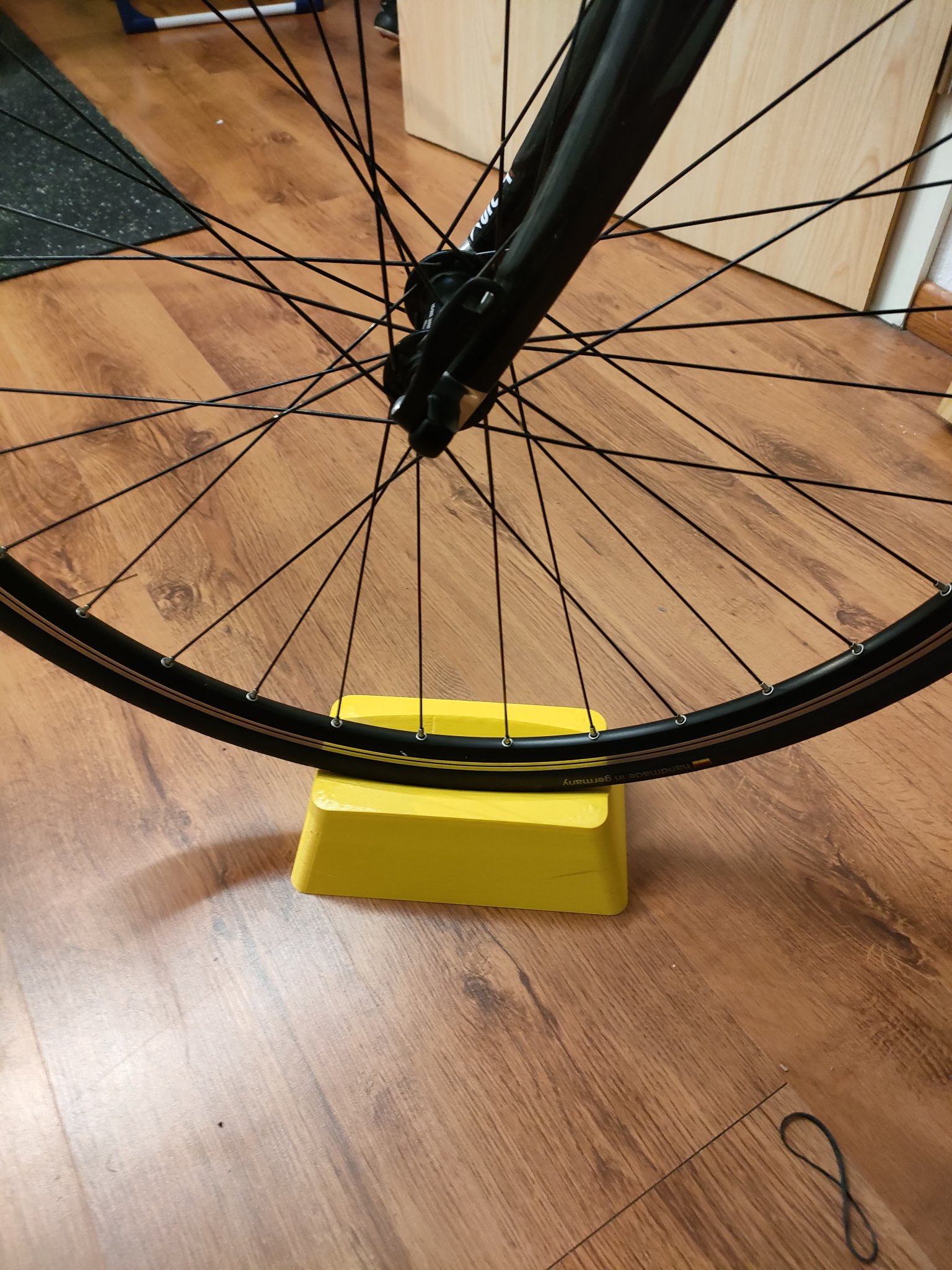 Tiêu đề Xe đạp tập nâng bánh trước đứng như Wahoo Tóm tắt