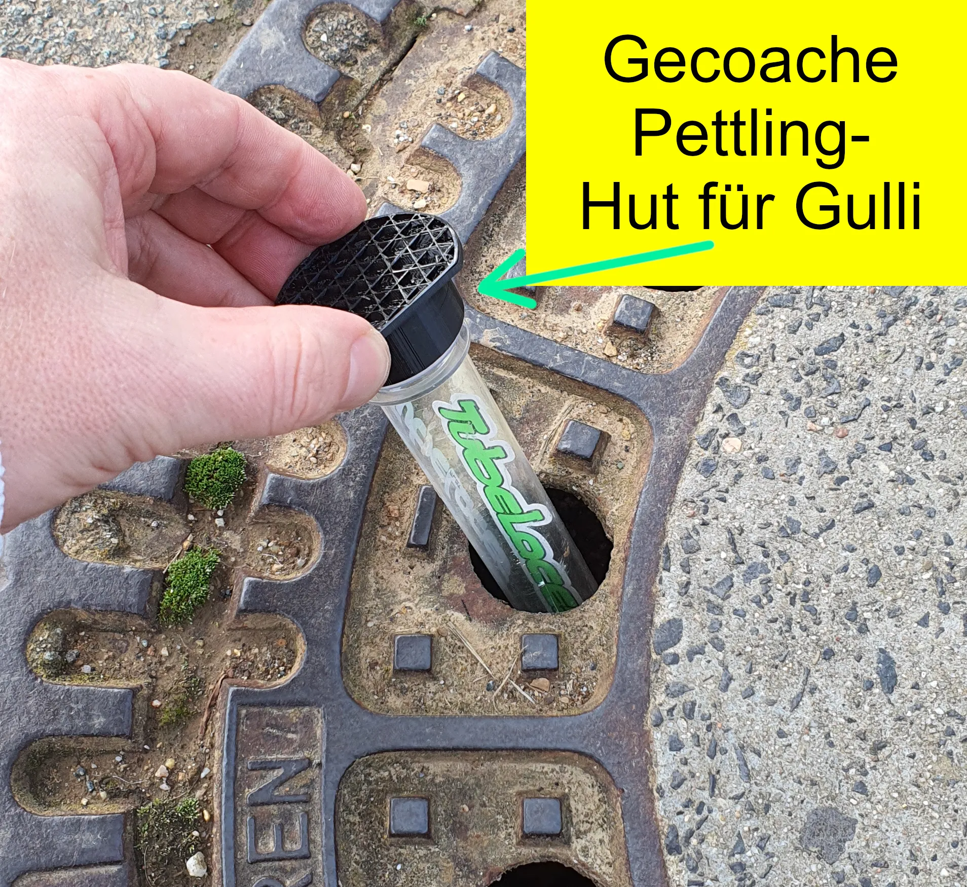 Geocache Versteck Hut für Petling in Gullideckel Geocache