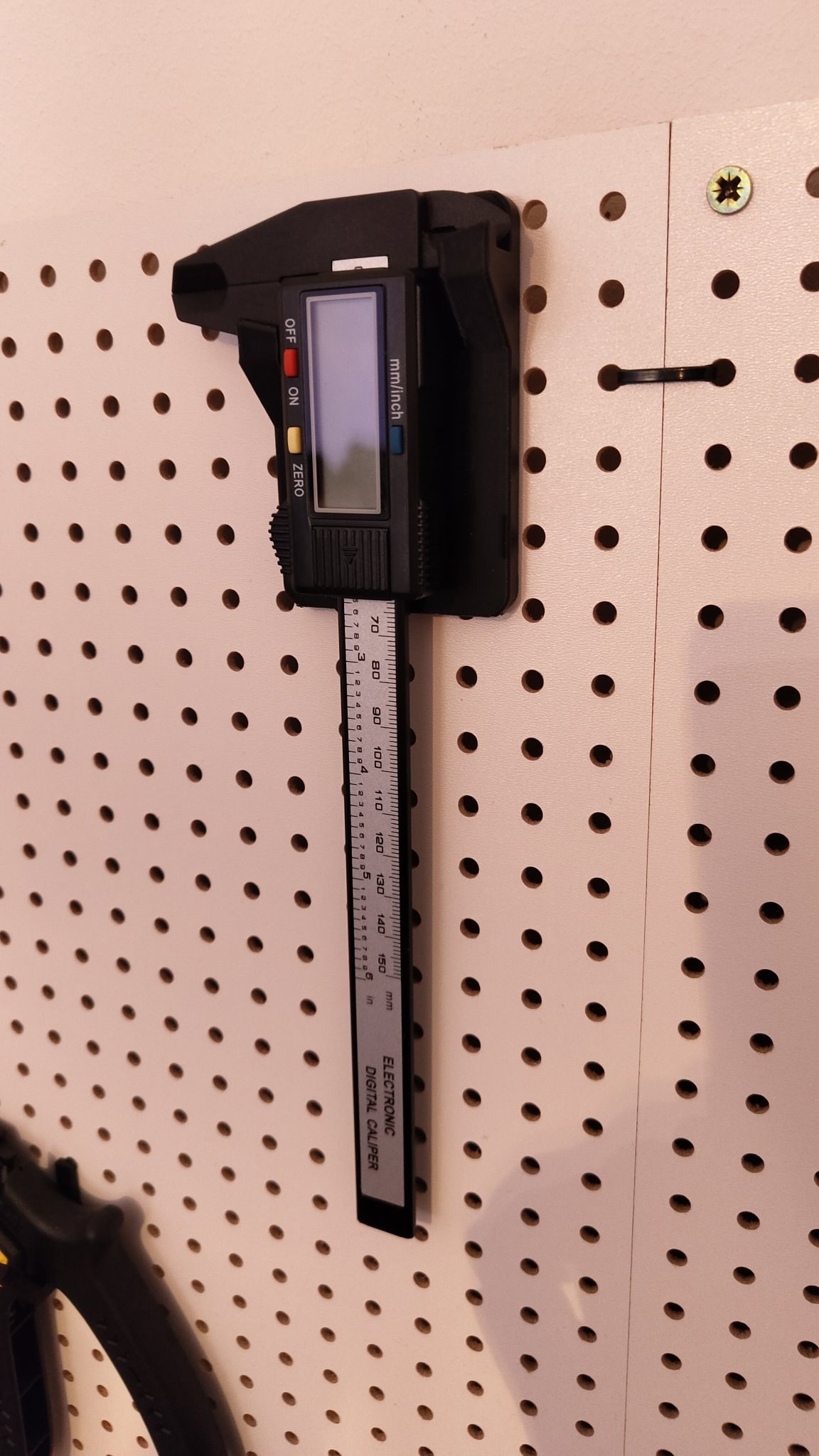 Caliper Mount for Metric Pegboards