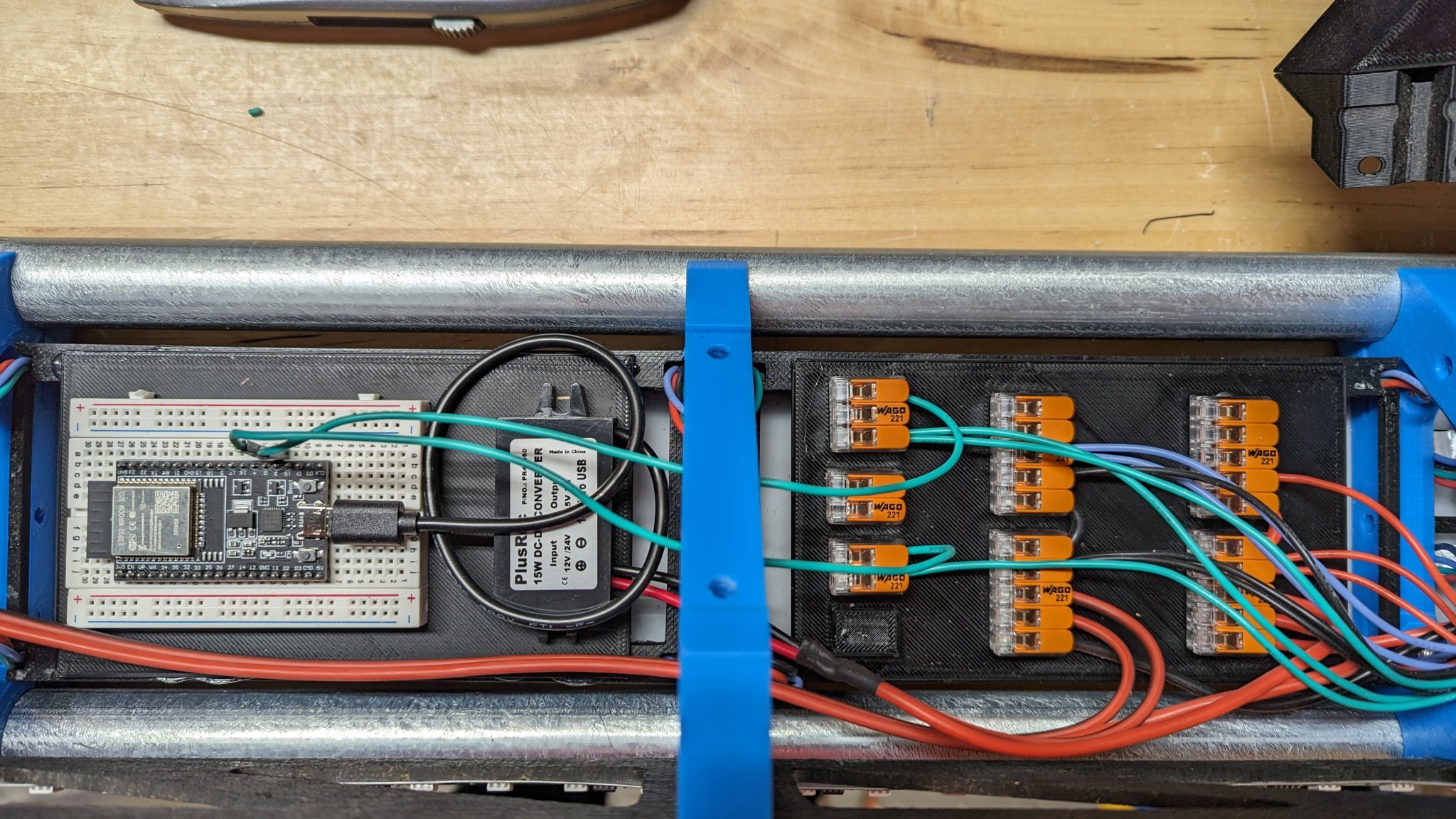 Tấm Đế Wago Cho Đi Dây Đèn LED LowRider 3