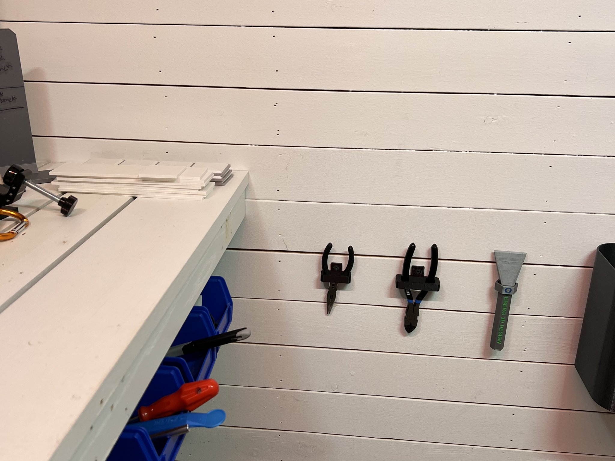 Giá Đỡ Thùng Rác Âm Bàn