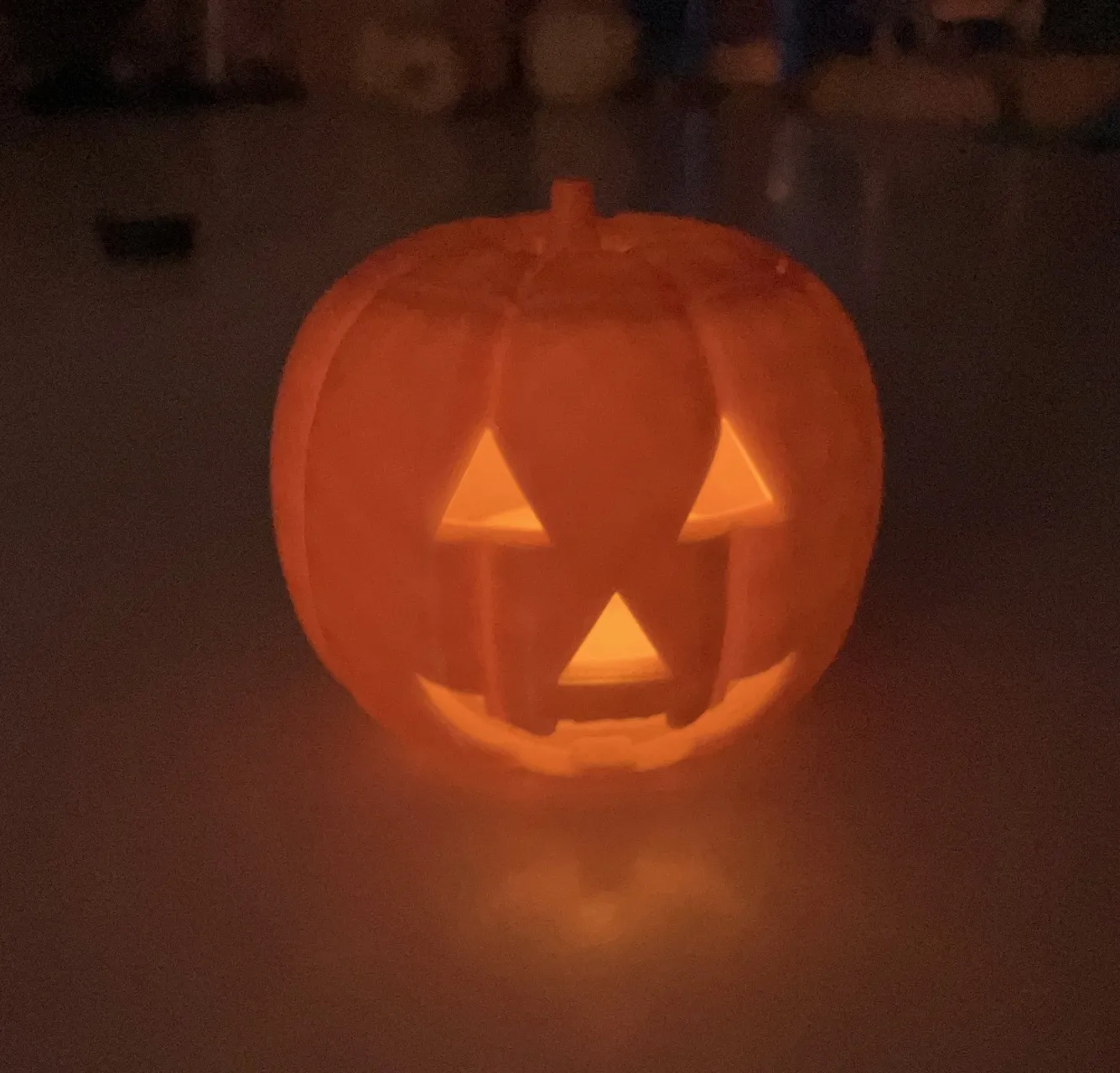 Tiêu đề Bí ngô Halloween và Jack OLantern Tóm tắt Một quả bí
