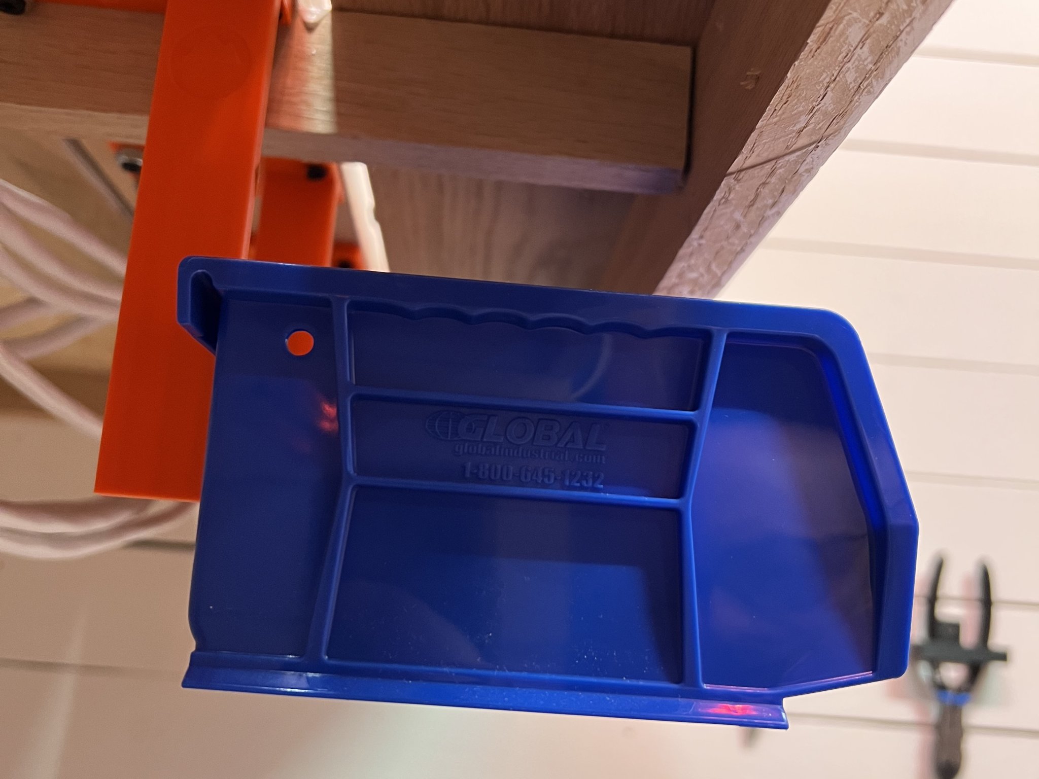 Giá Đỡ Thùng Rác Âm Bàn