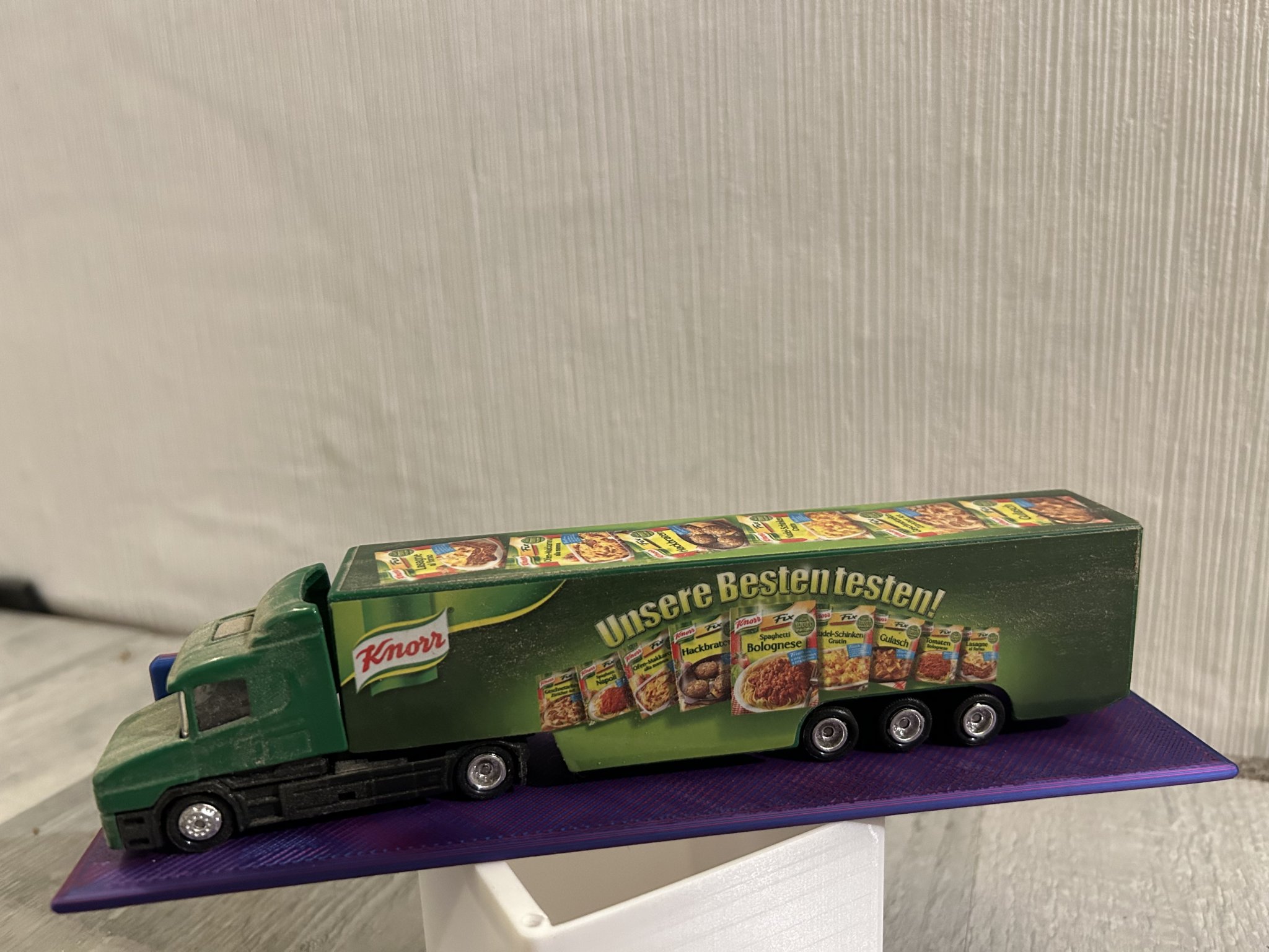 Tiêu đề Regal für Modellautos LKW Spielzeugaautos Tóm tắt Regal für