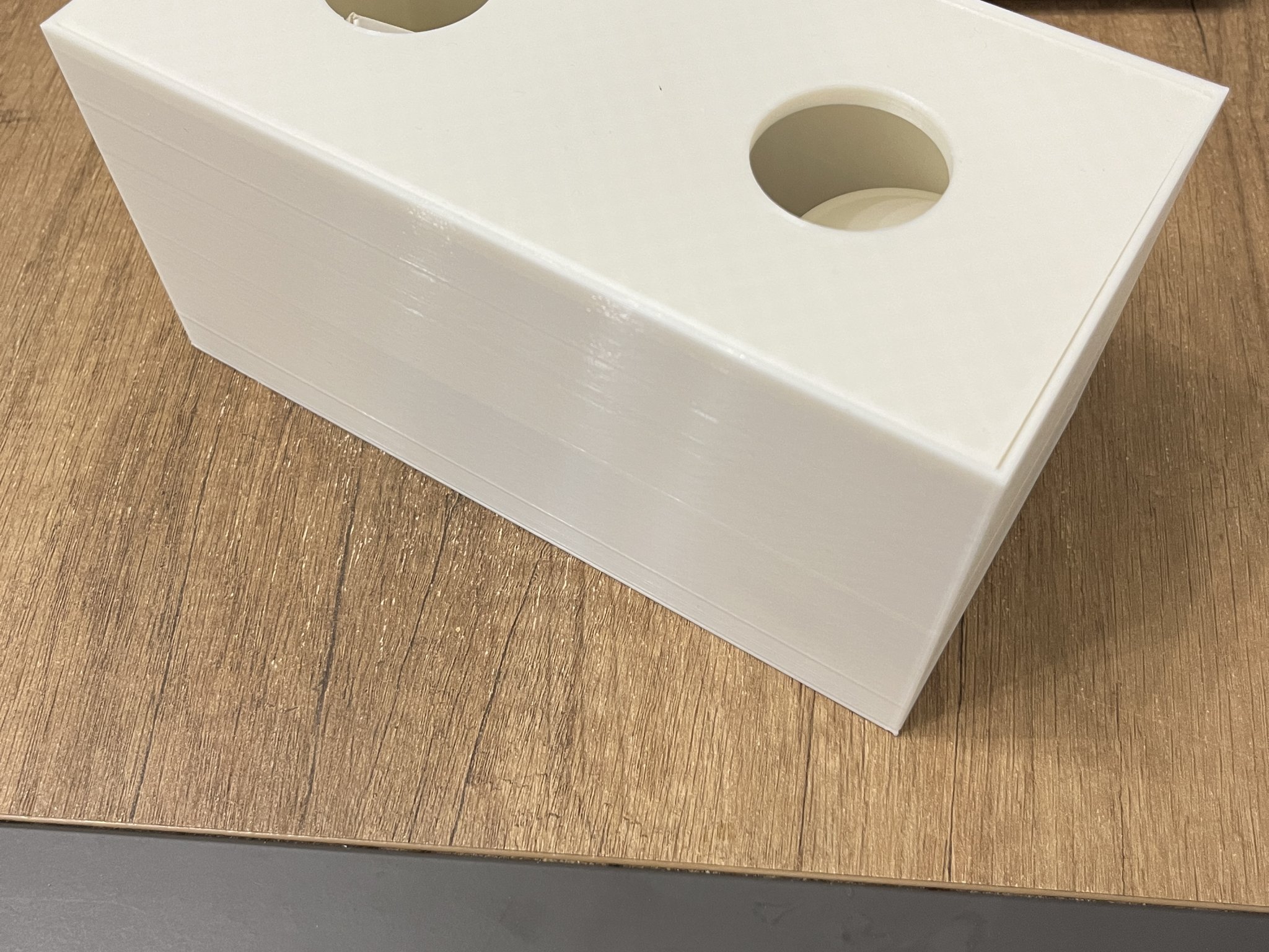 Tiêu đề Scatola impilabile con tappo Tóm tắt Scatola impilabile porta