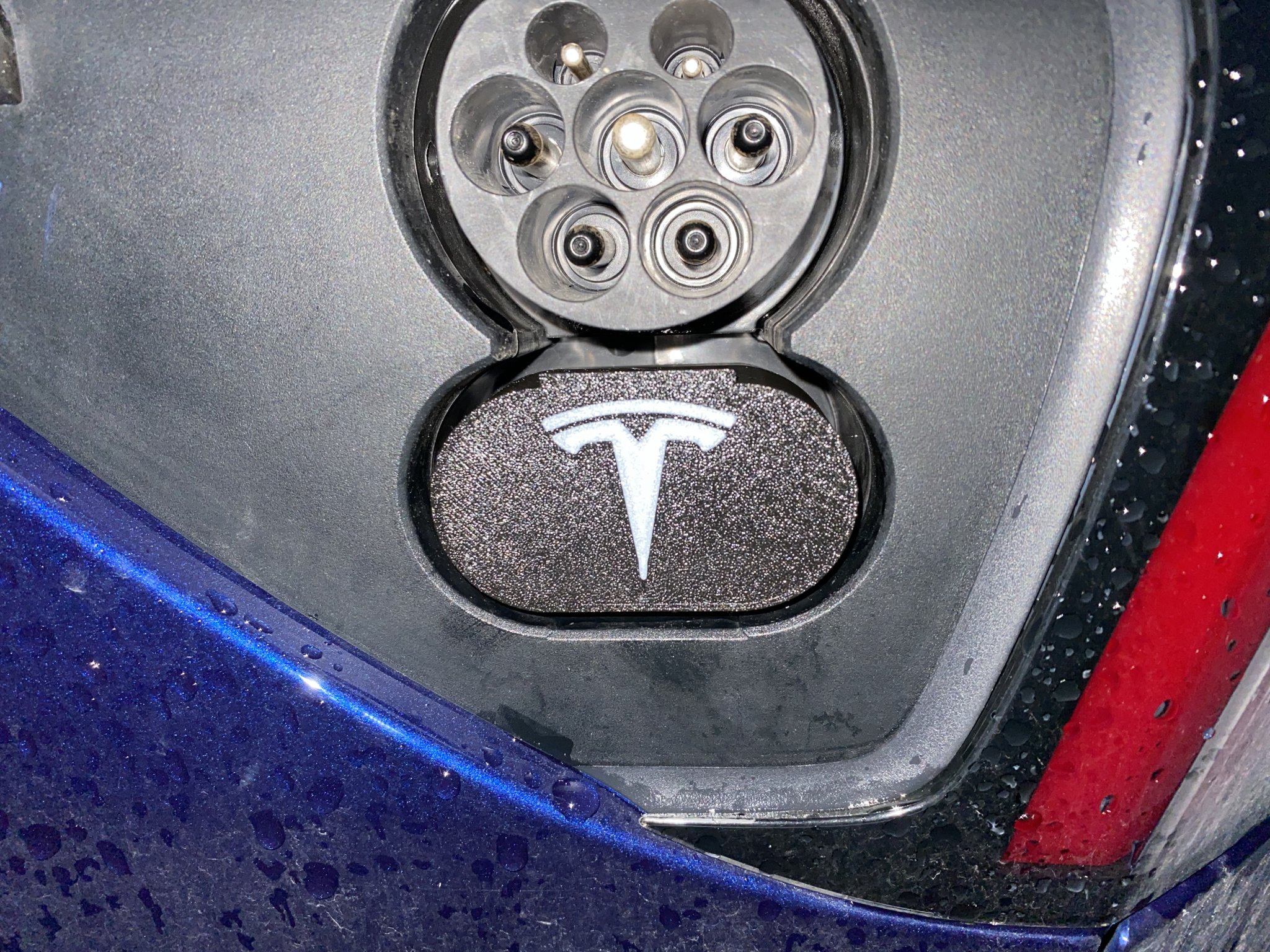 Nắp che cổng sạc CCS cho xe Tesla