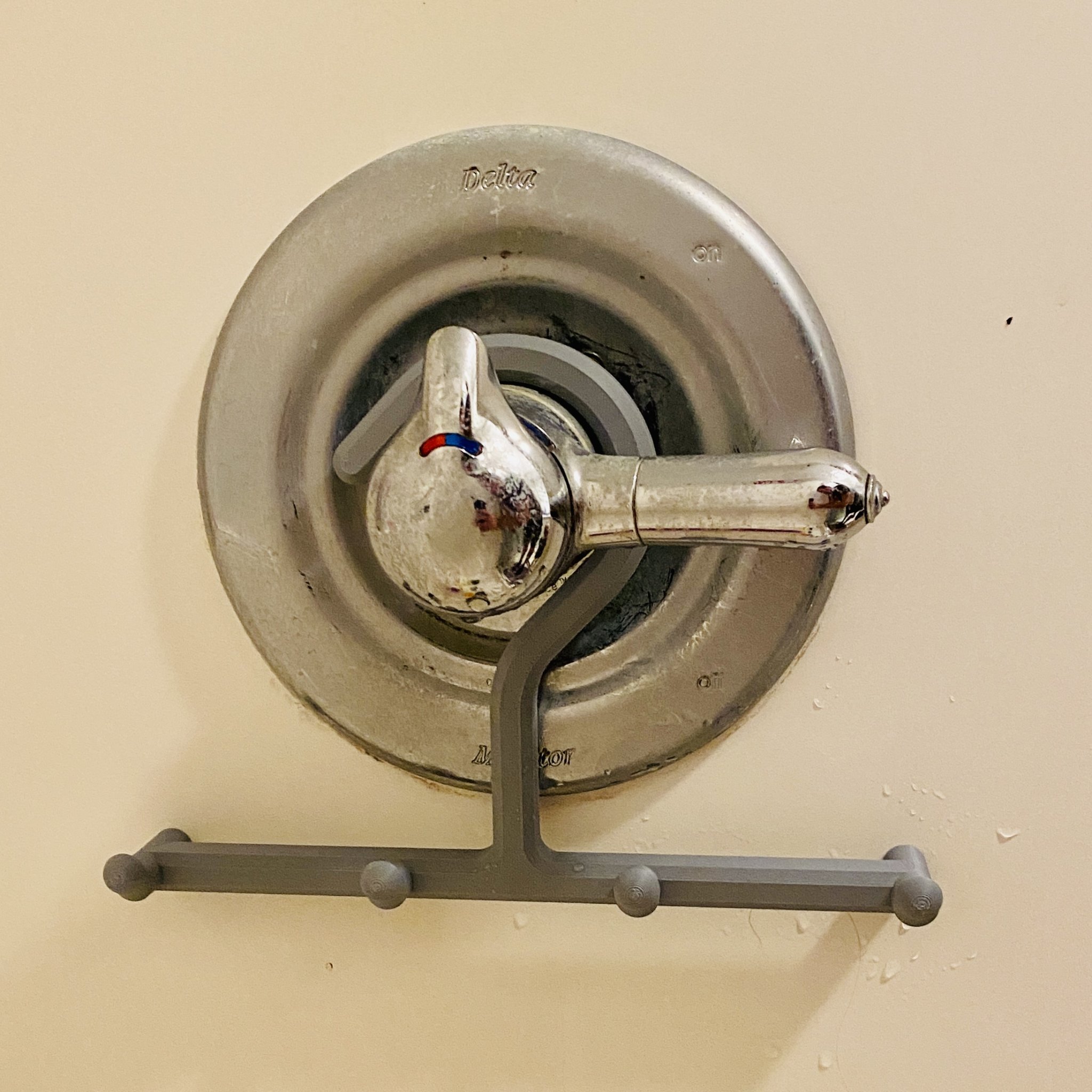 Tiêu đề Giá đỡ xơ mướp tắm Tóm tắt Hộp đựng vòi hoa se