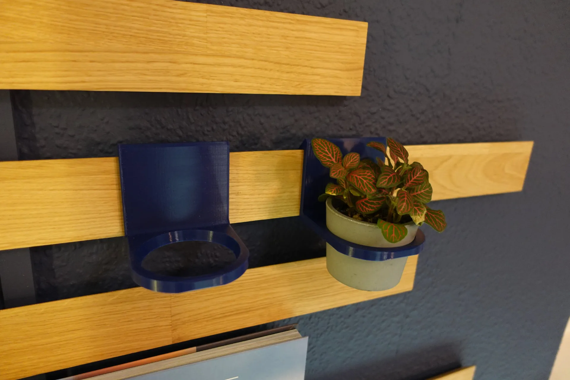 Giá Đỡ Chậu Hoa Kiểu French Cleat