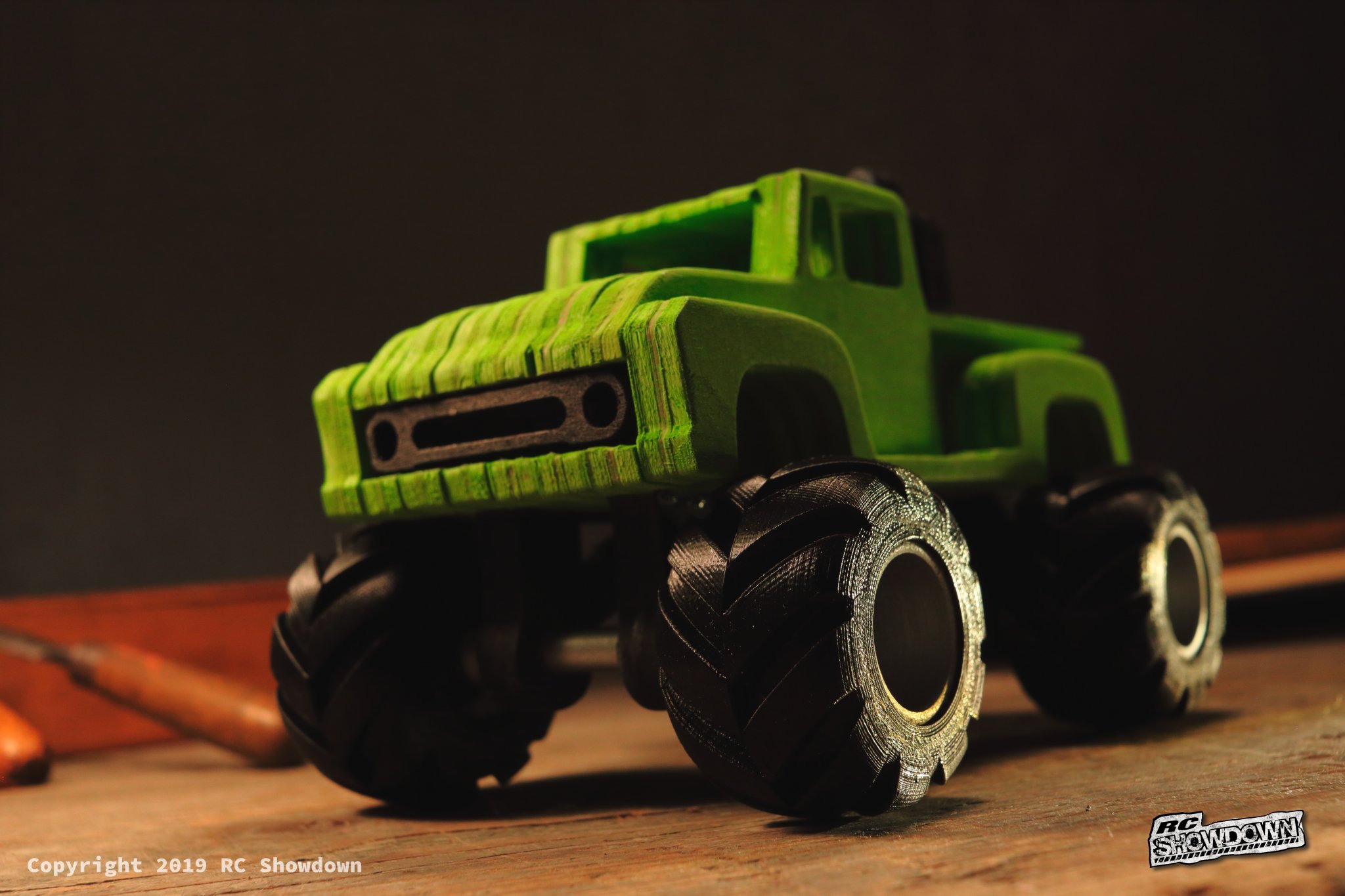 Tiêu đề Ford F100 Monstertruck Model CNC đơn giản Bí ngô nửa đêm