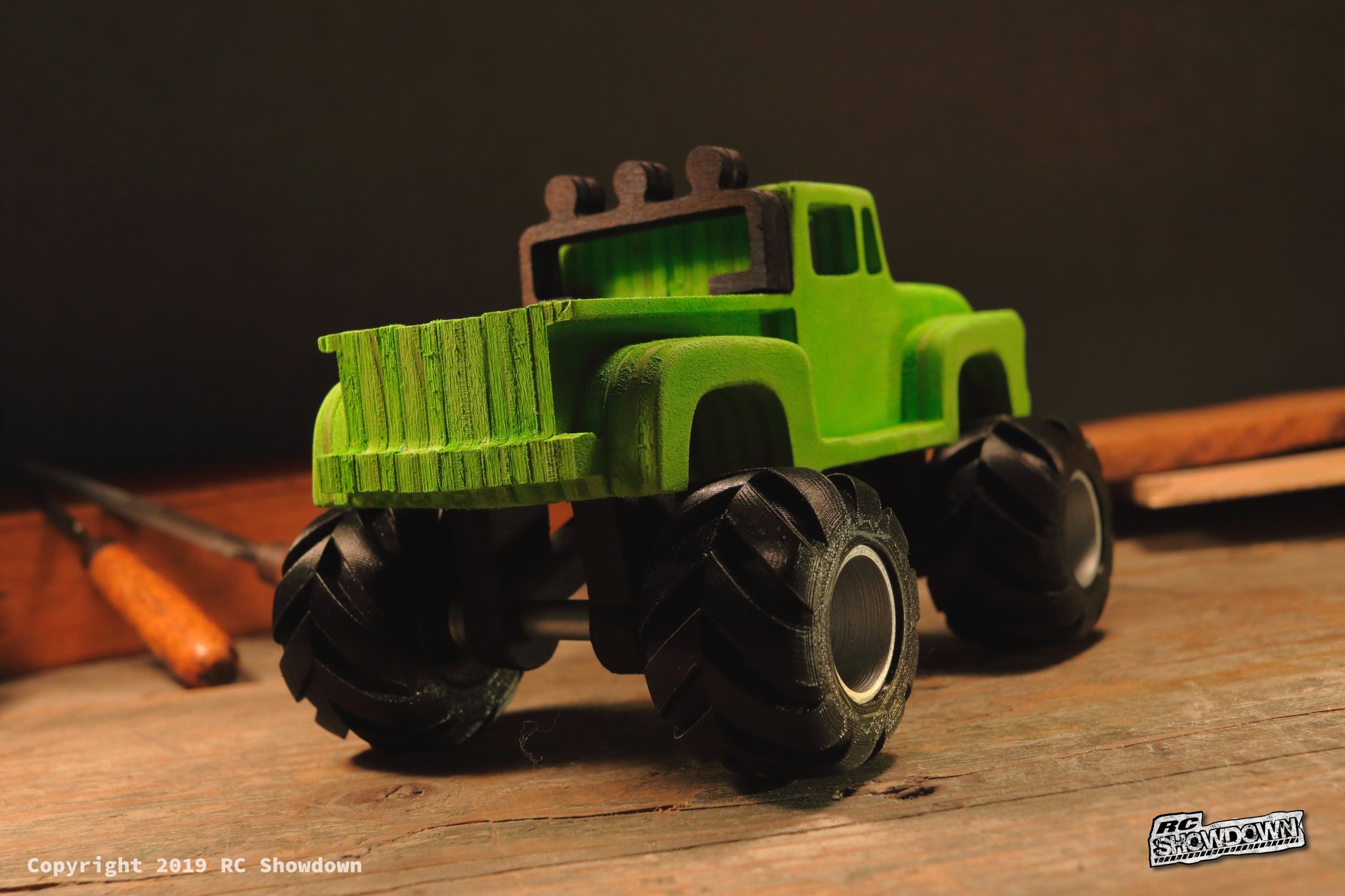 Tiêu đề Ford F100 Monstertruck Model CNC đơn giản Bí ngô nửa đêm