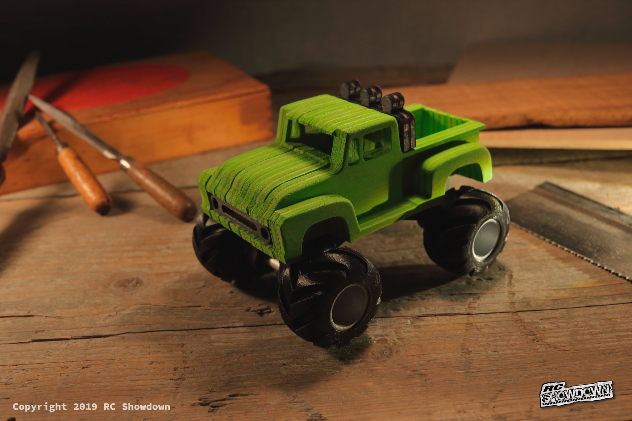 Tiêu đề Ford F100 Monstertruck Model CNC đơn giản Bí ngô nửa đêm