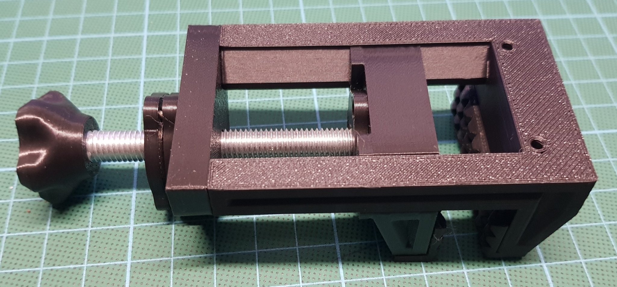 Tiêu đề Tisch-Schraubstock Tóm tắt Kleiner Tisch Schraubstock zum Bast