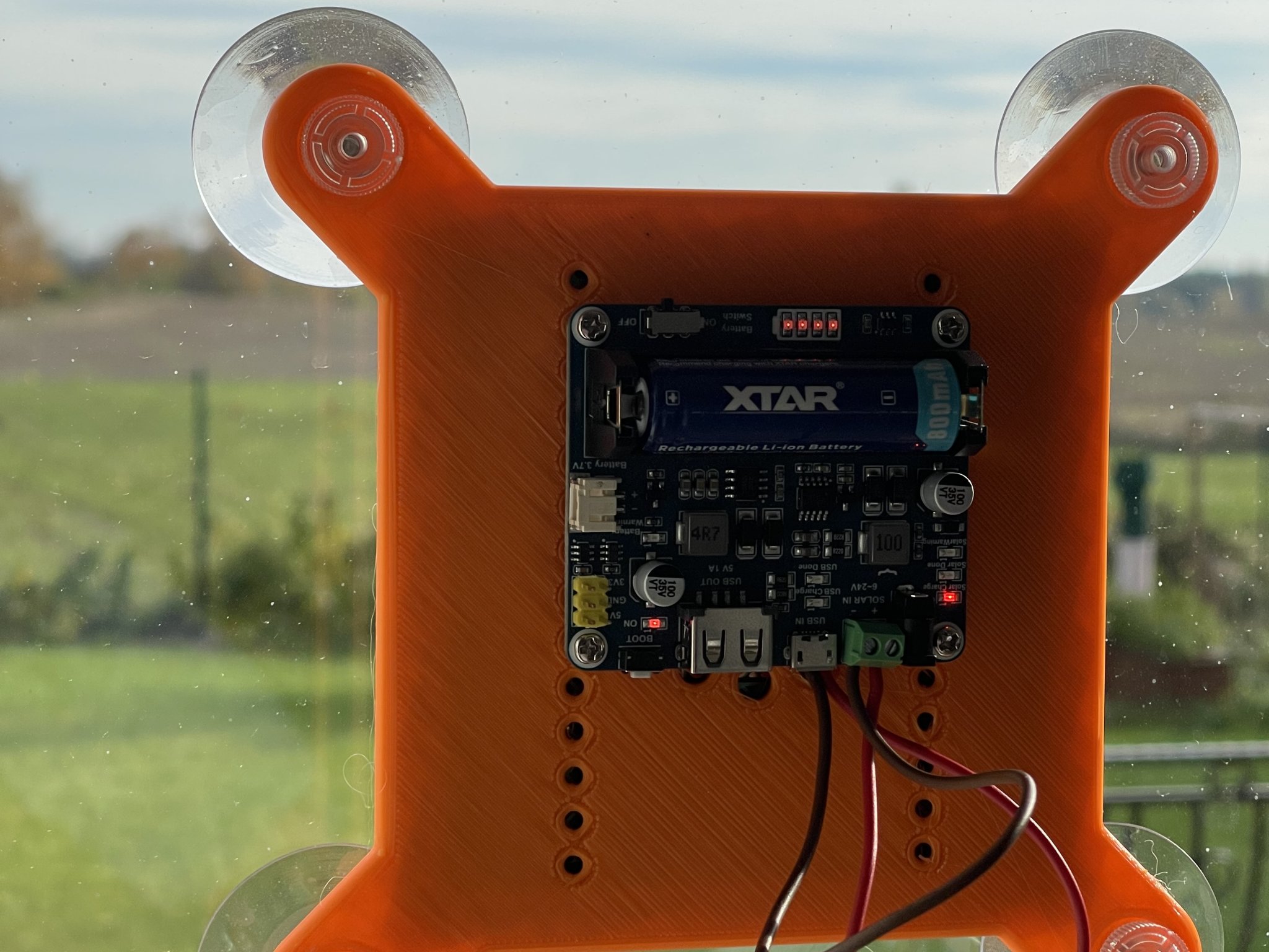 Tiêu đề Bộ sạc năng lượng mặt trời cửa sổ Tóm tắt Bộ