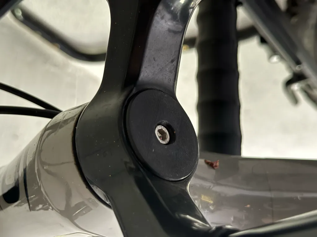 Tiêu đề Giá đỡ AirTag dành cho phuộc RockShox Tóm tắt Giấu Ai