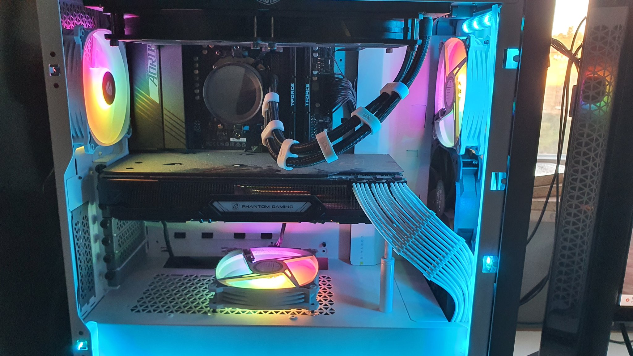 Tiêu đề Lược cáp GPU vô hình dành cho cáp nối dài bện 4X2 8X2